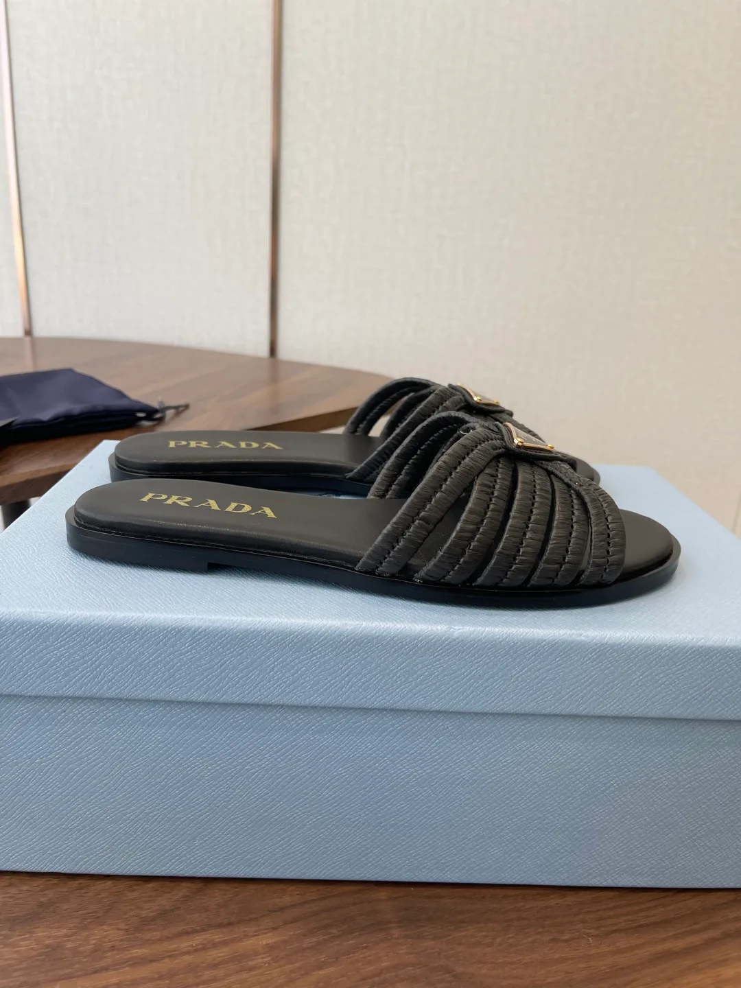 Шлепанцы Женские Prada 13075732