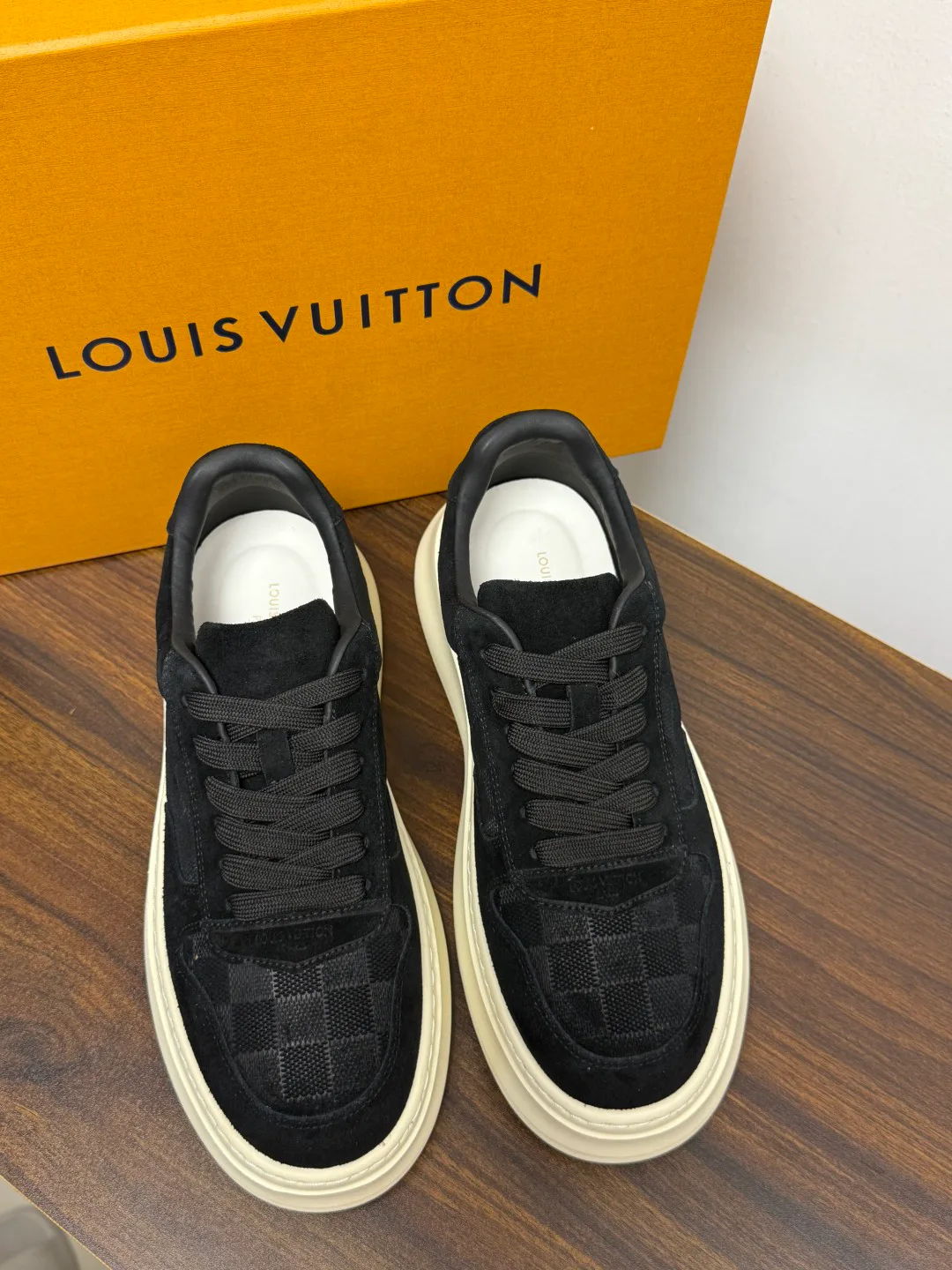 Кроссовки Мужские Louis Vuitton 19569377