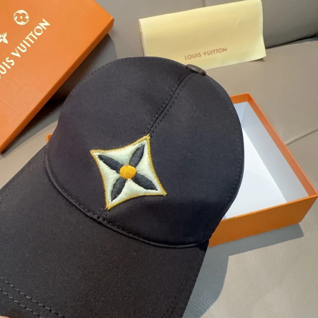 Головные Уборы Louis Vuitton 11529585