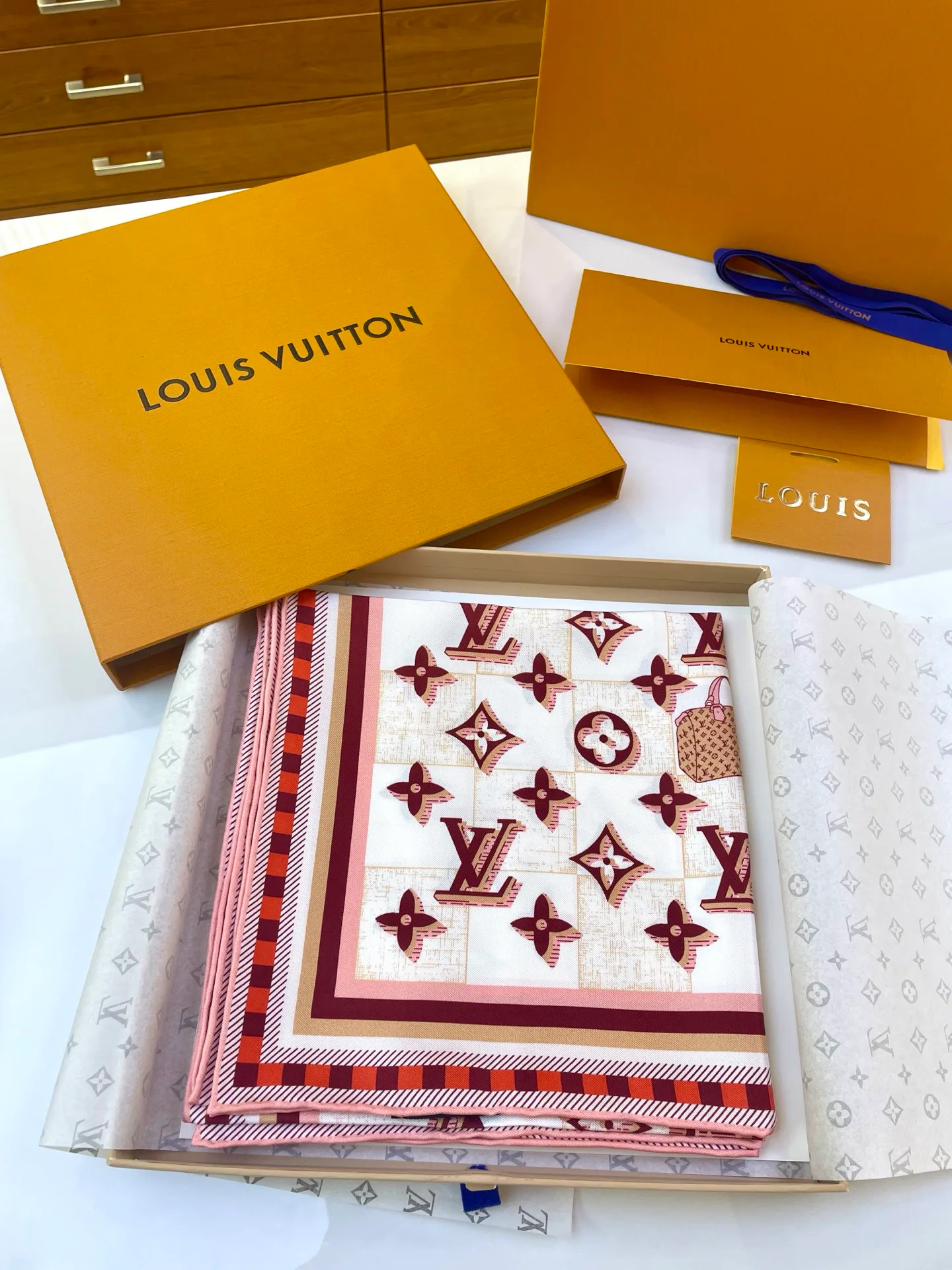 Шарфы Louis Vuitton 1309724