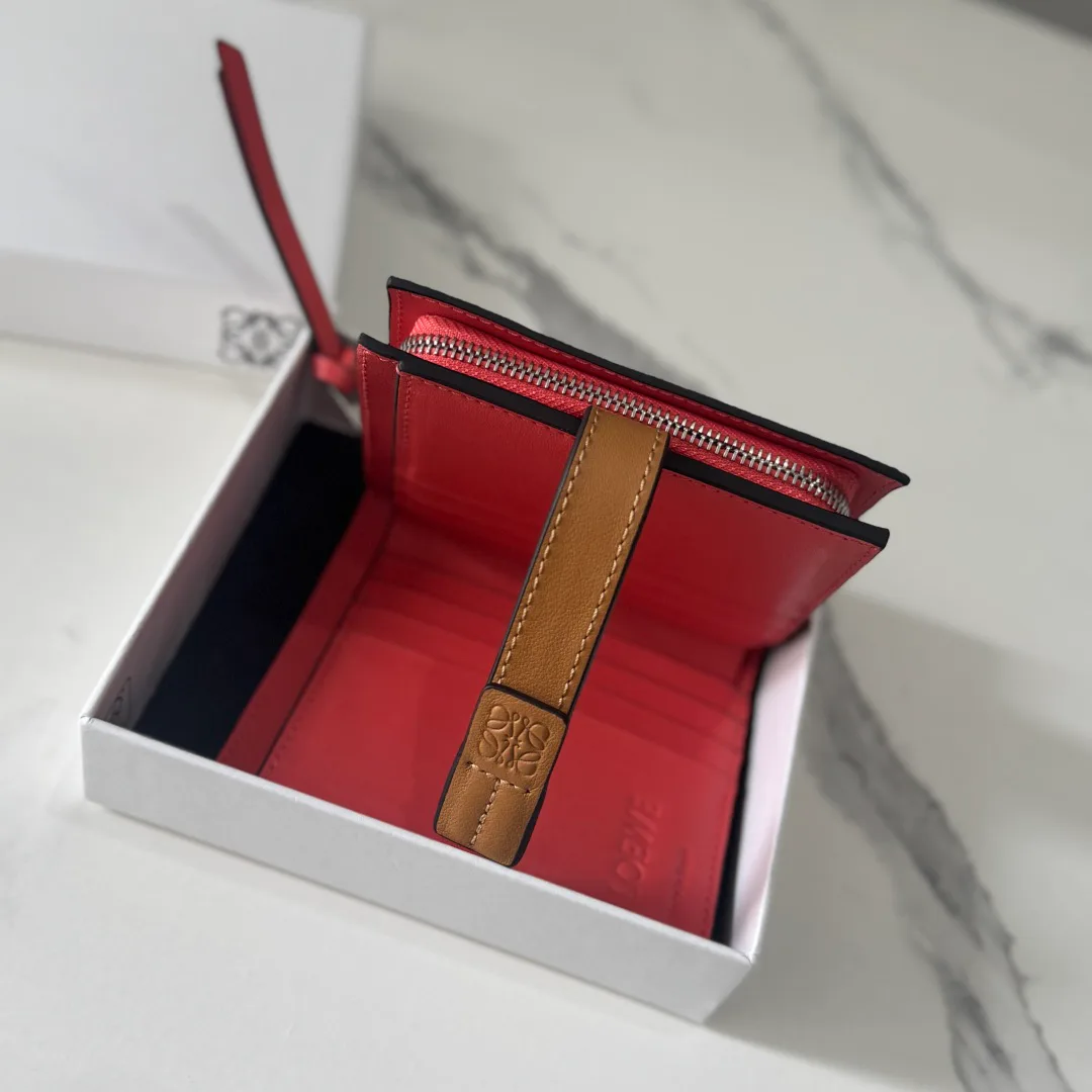 Клатчи Женские Loewe 17502812