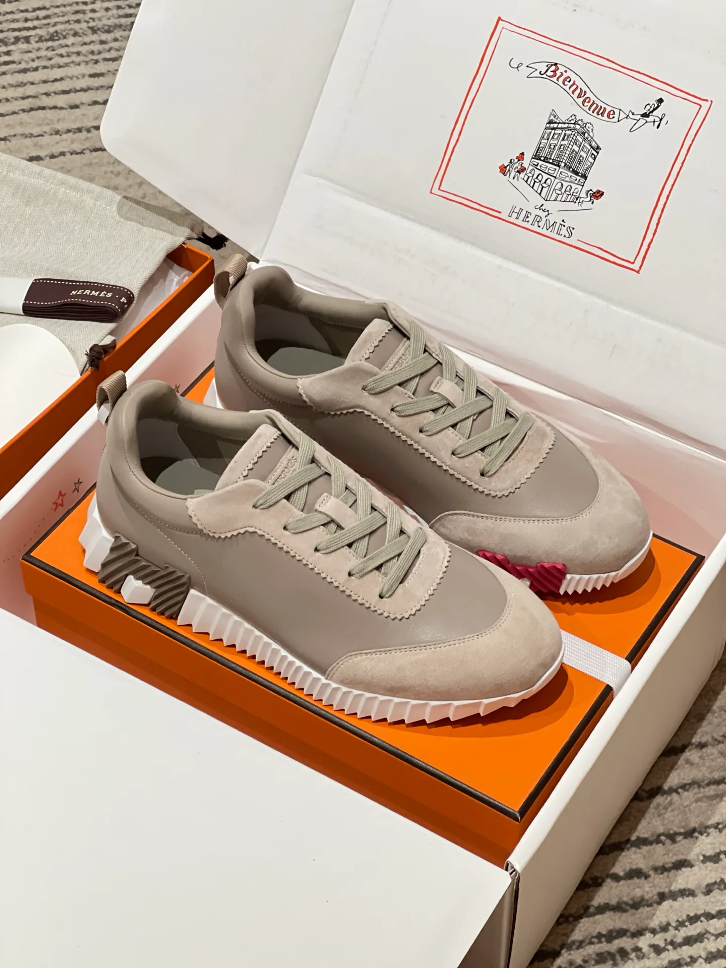 Кроссовки Женские Hermes 18080315