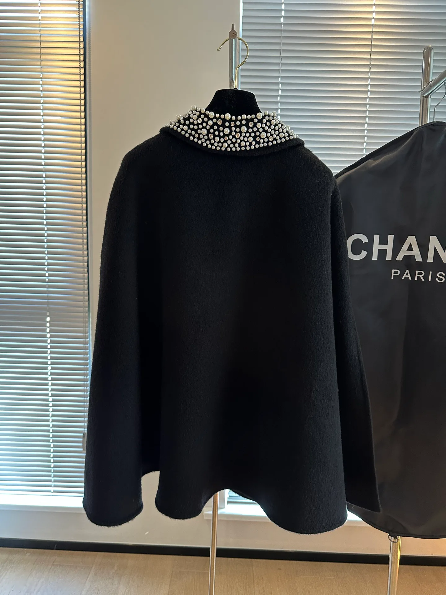 Пальто Женские Chanel 19018258
