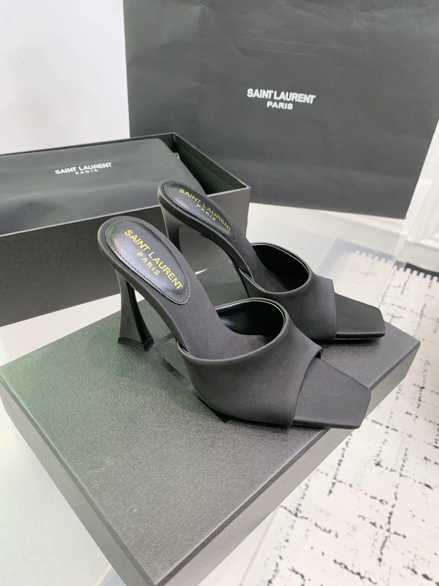 Босоножки Женские Saint Laurent 5967