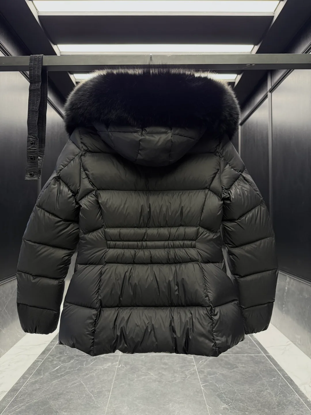 Куртки И Пуховики Женские Moncler 19889830