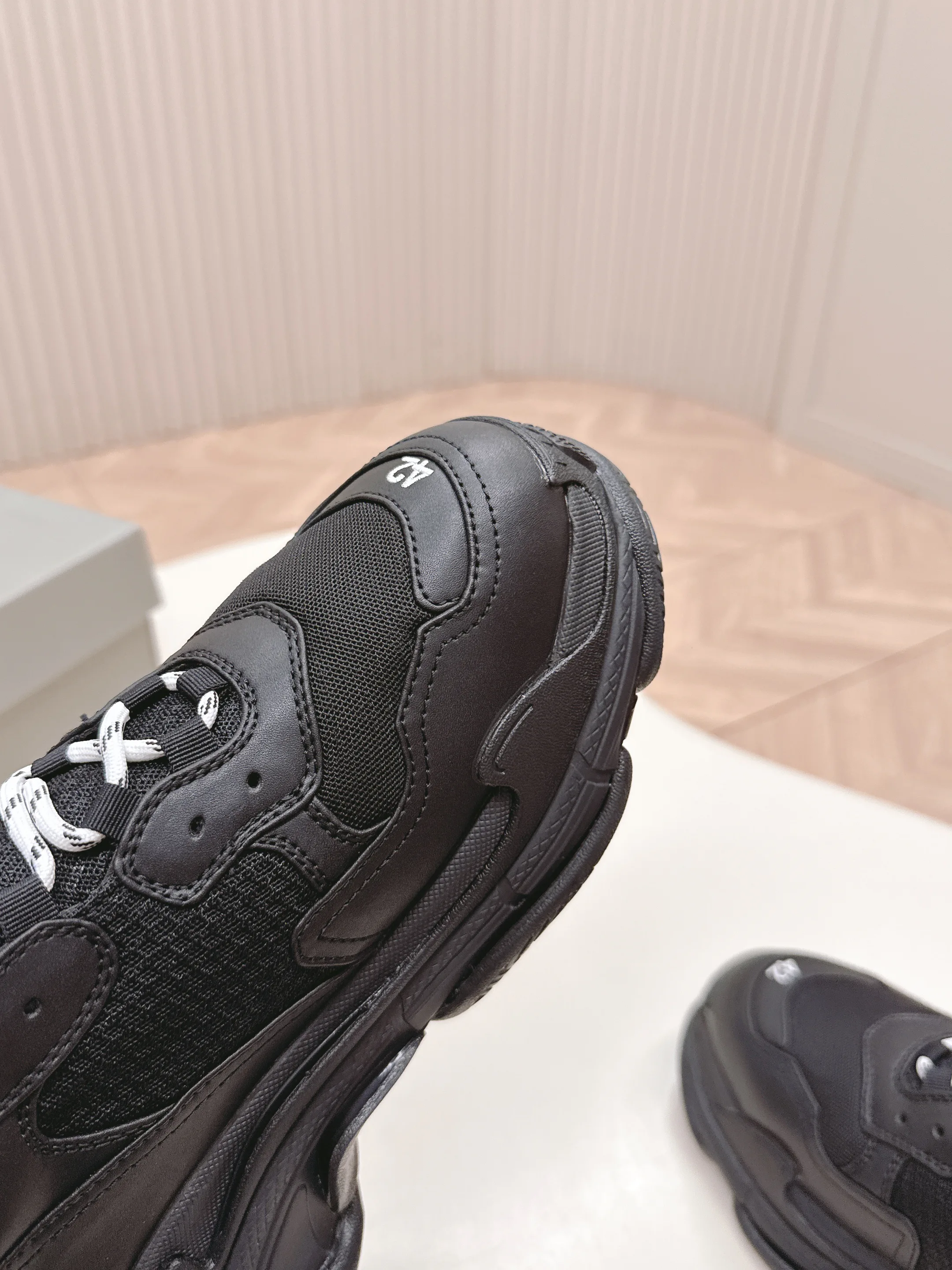 Кроссовки Женские Balenciaga 53237