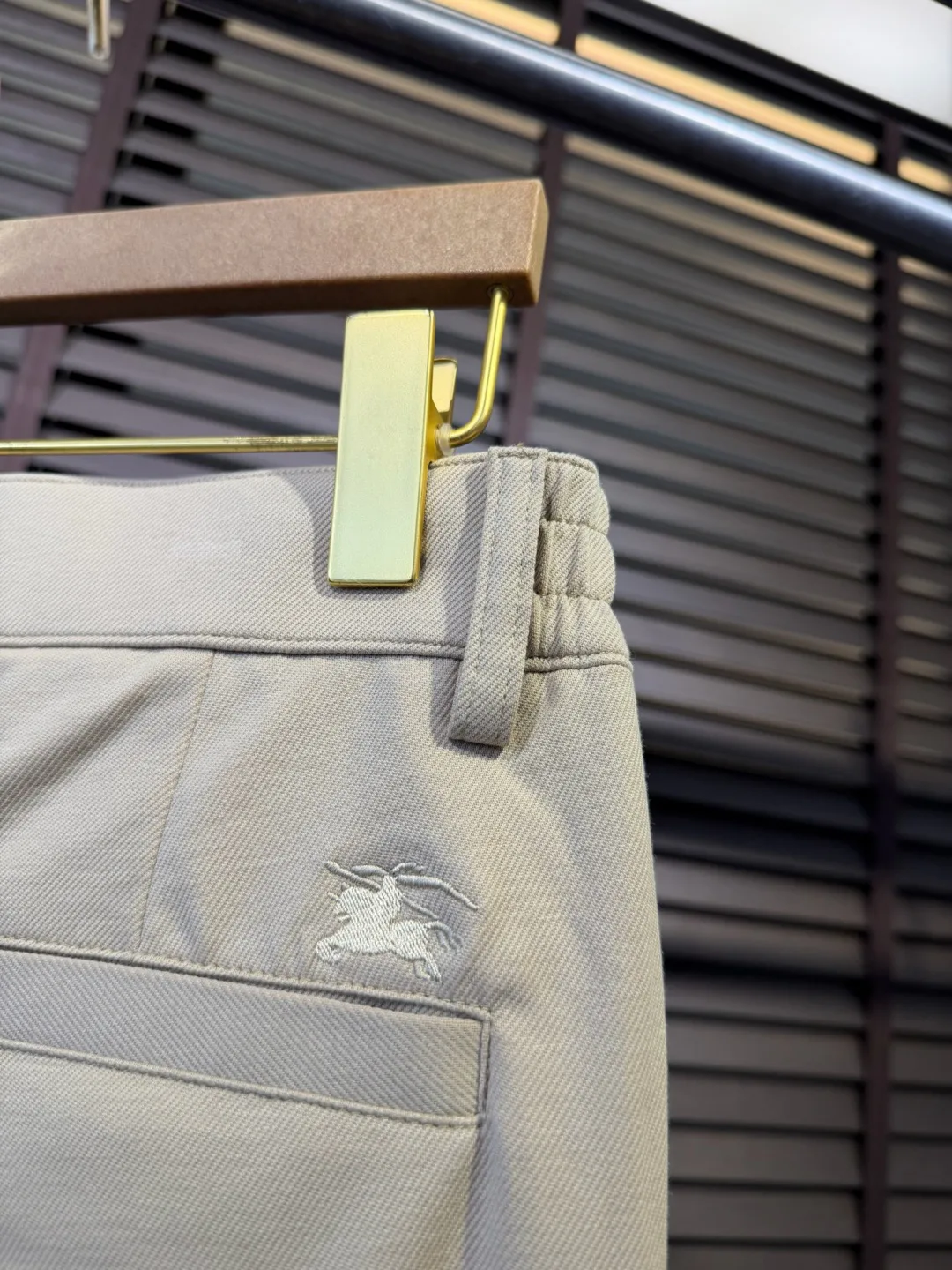 Брюки Женские Burberry 11076830