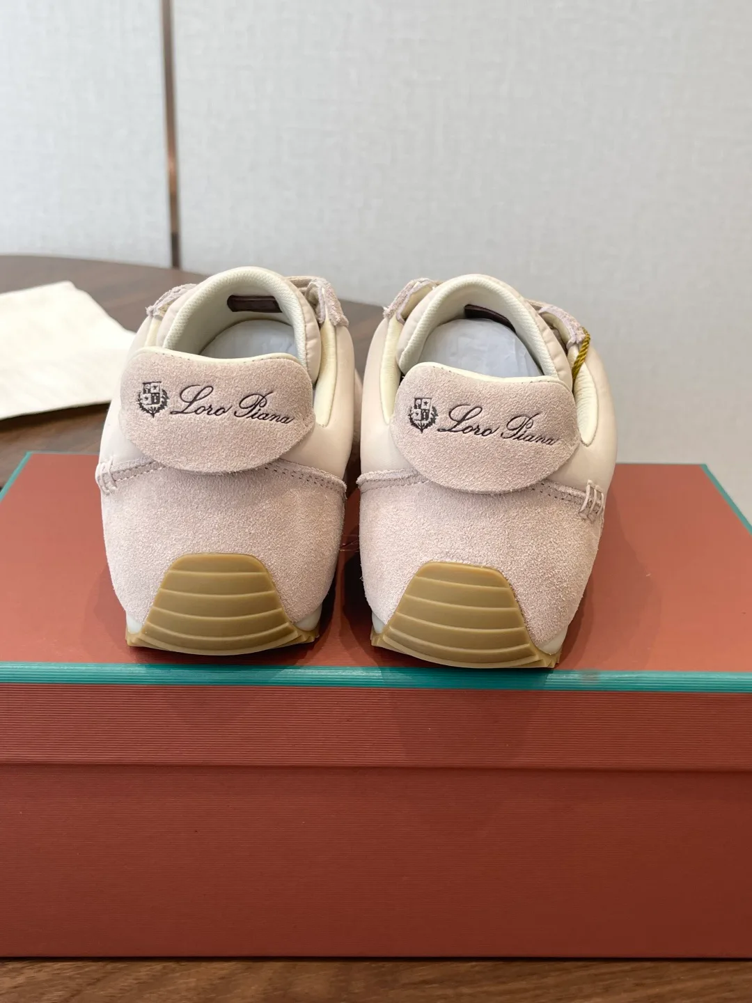 Кроссовки Женские Loro Piana 17364672