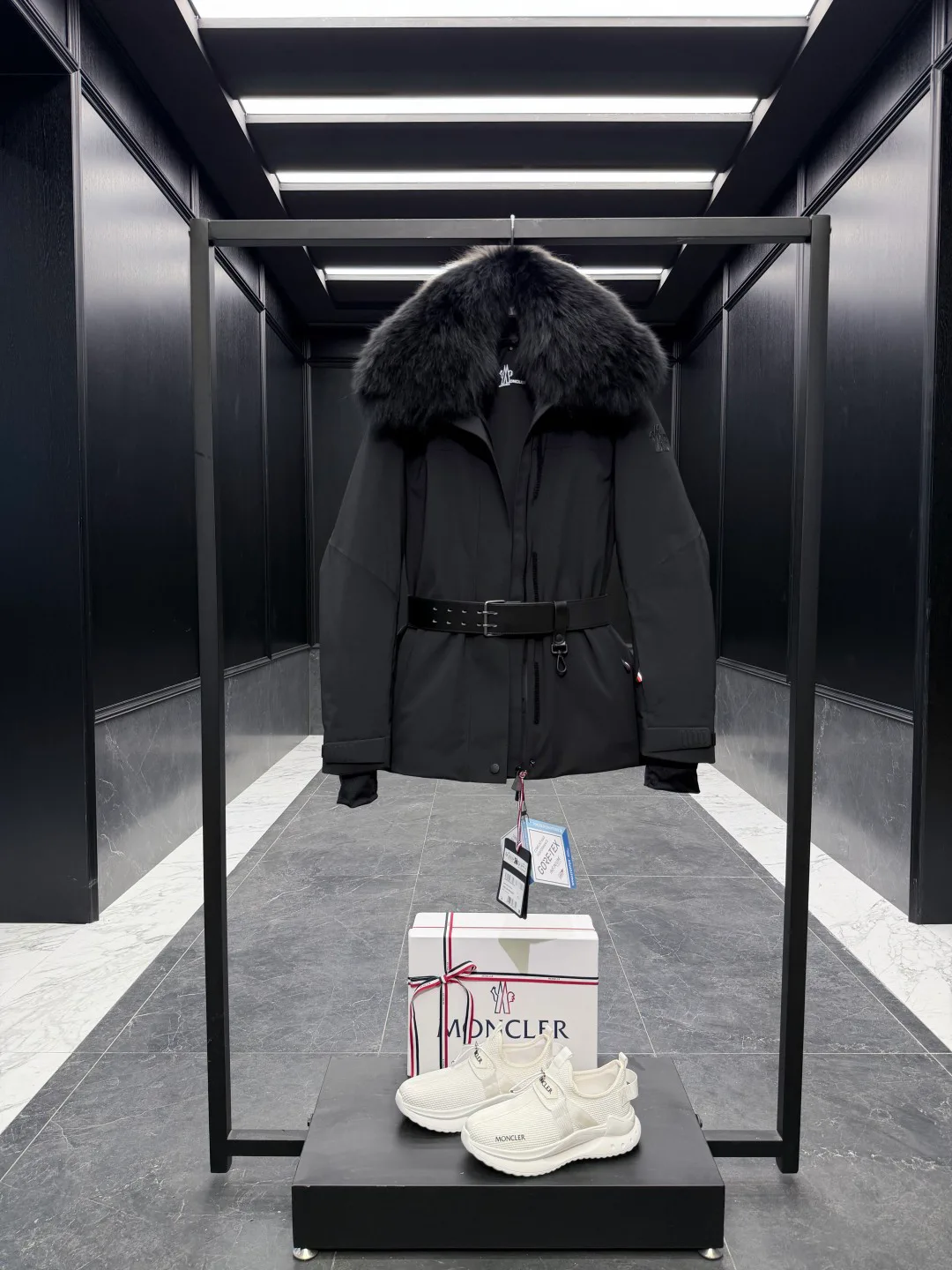 Куртки И Пуховики Женские Moncler 18725271