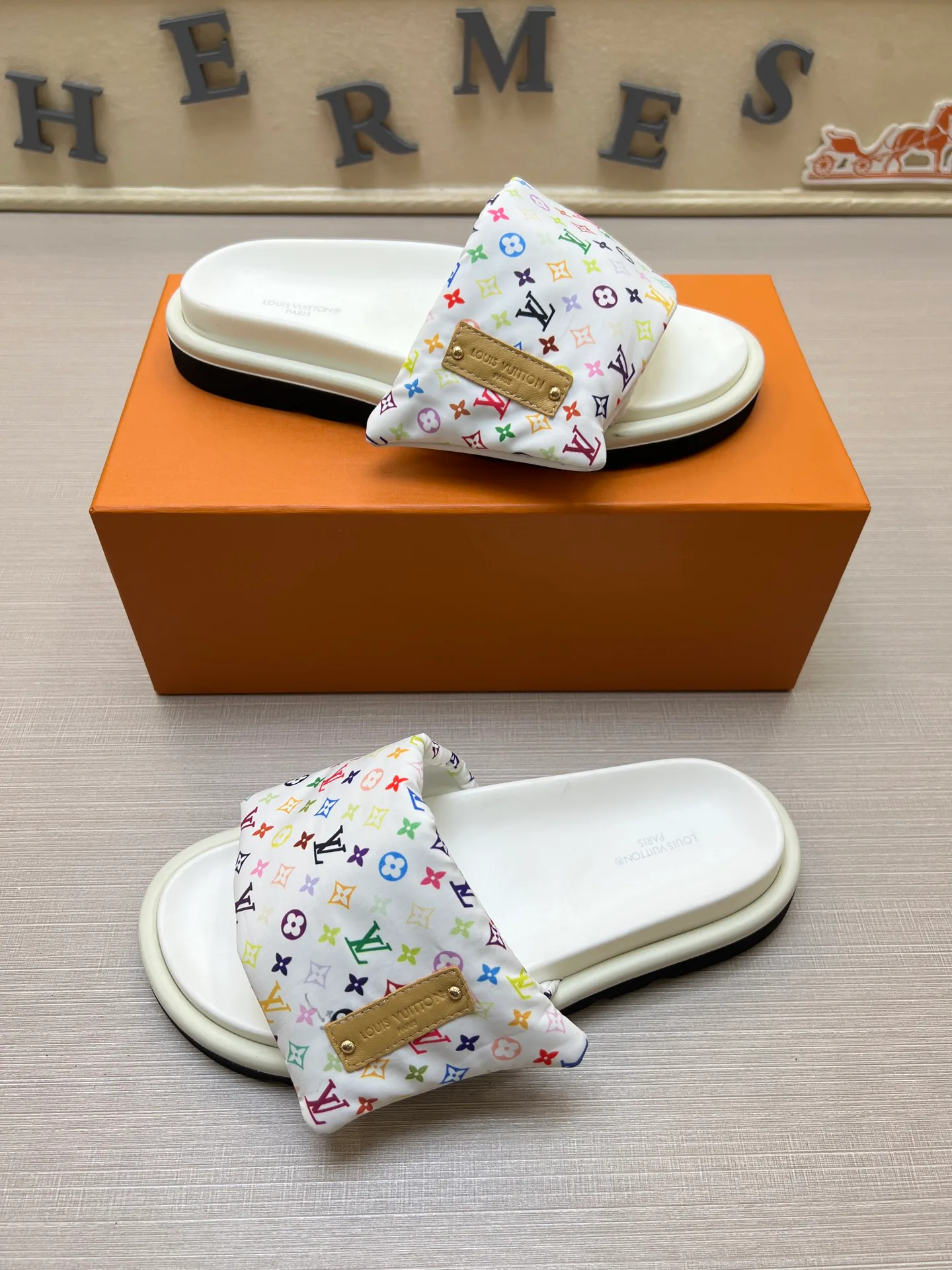 Шлепанцы Женские Louis Vuitton 9801557