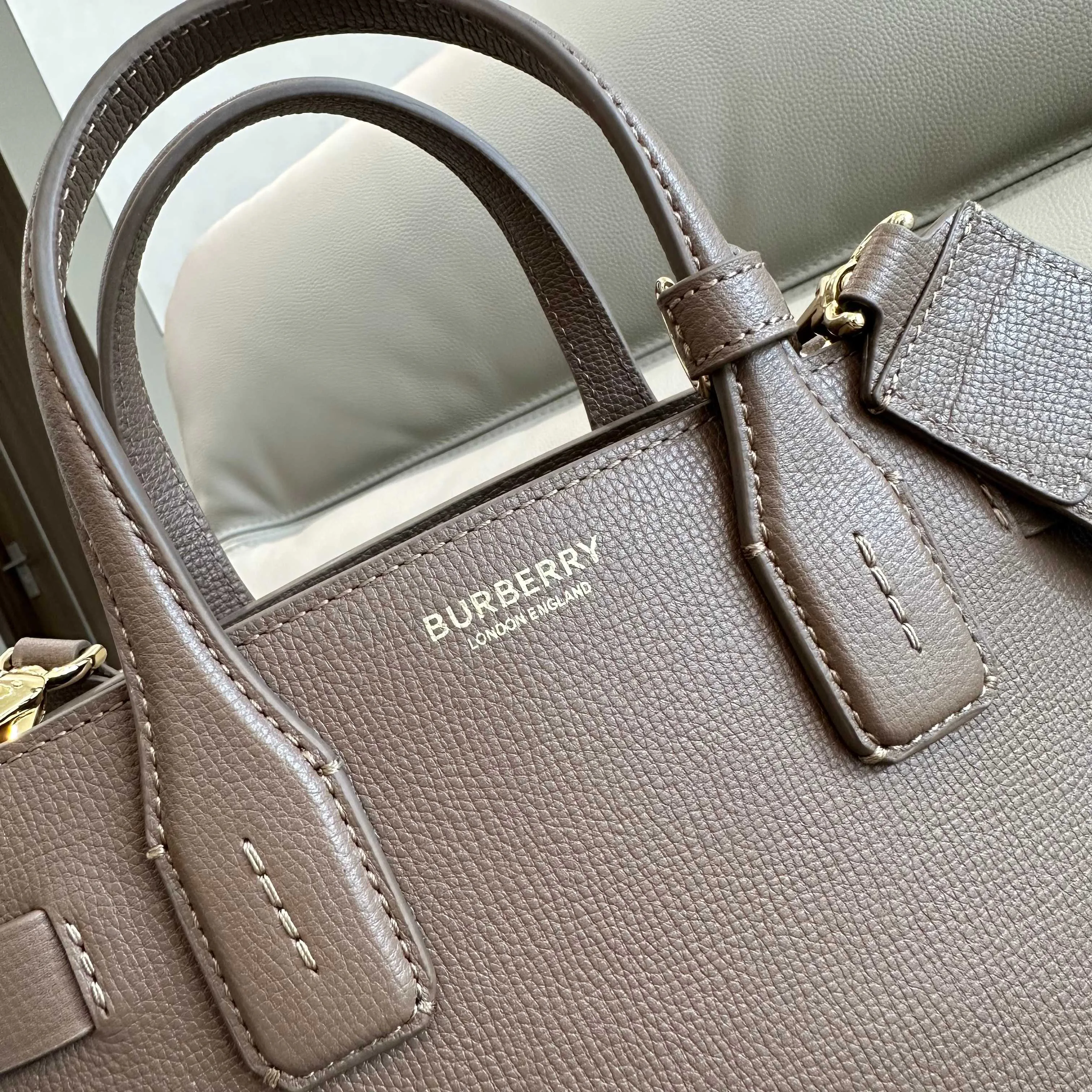 Классические Сумки Женские Burberry 11152555