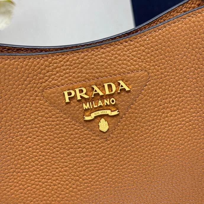 Классические Сумки Женские Prada 13332189