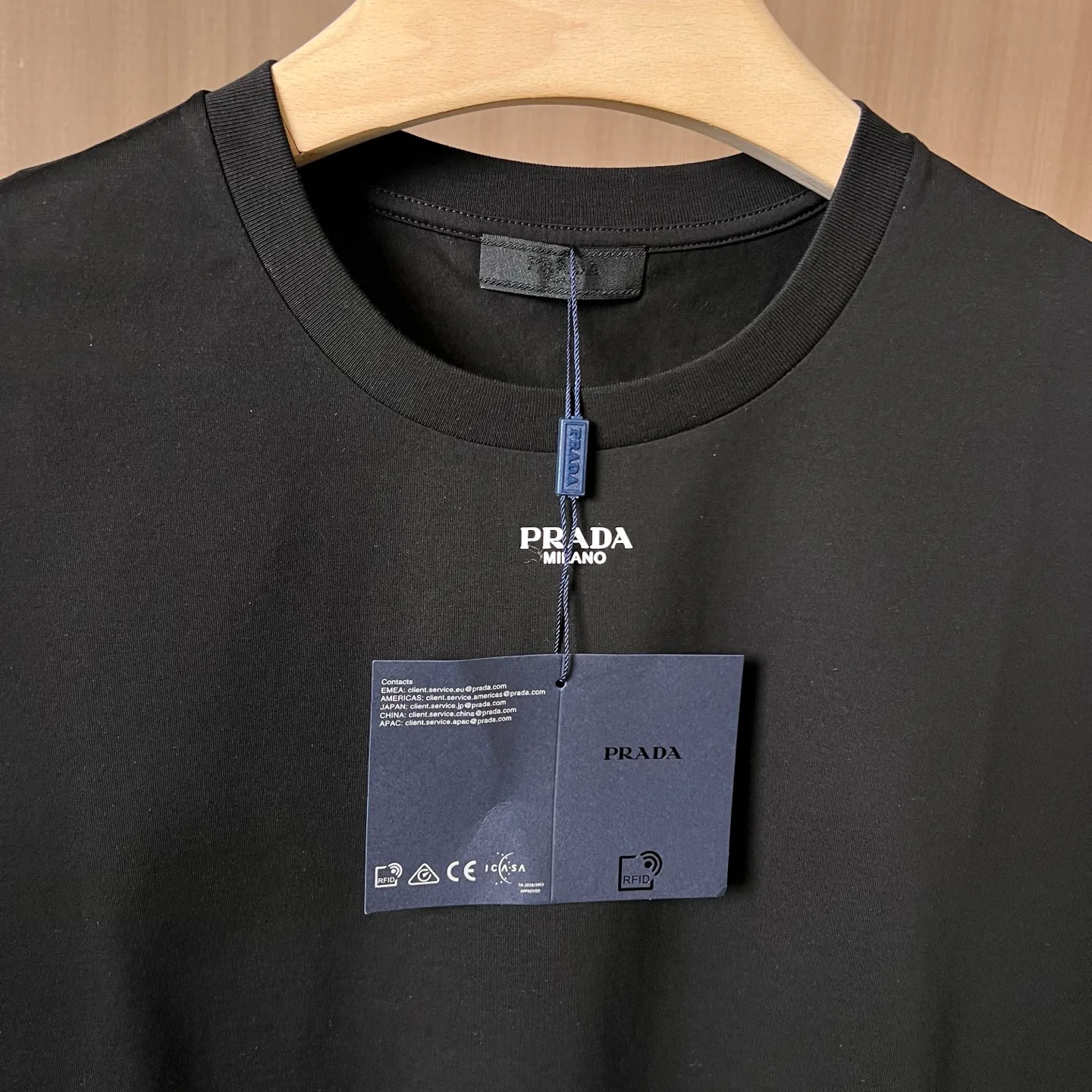 Футболки Женские Prada 11000483