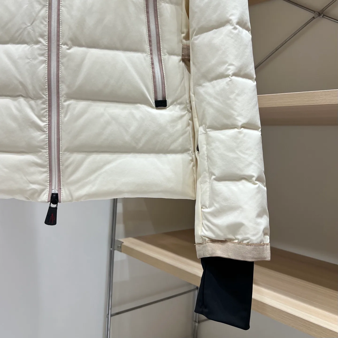 Куртки И Пуховики Женские Moncler 18723747
