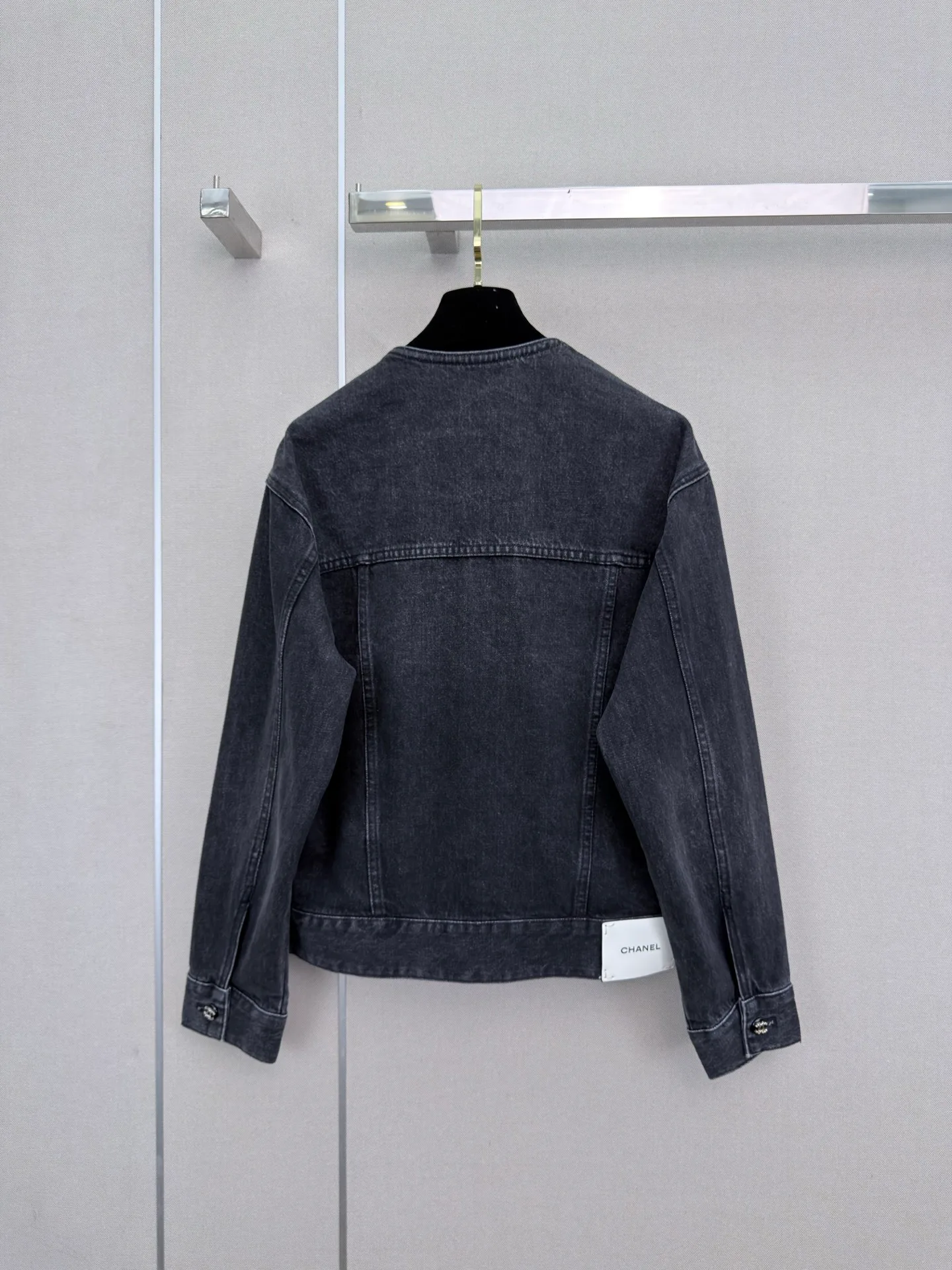 Куртки И Пуховики Женские Chanel 18245795