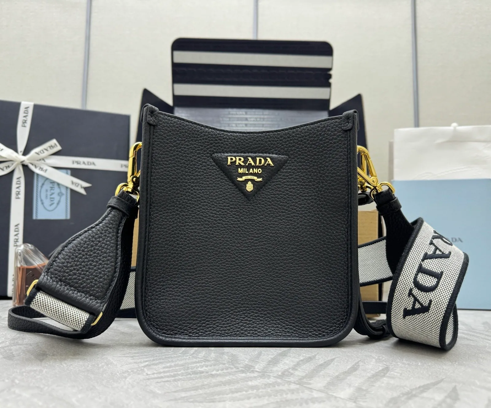 Сумки На Ремне Женские Fendi 14225460
