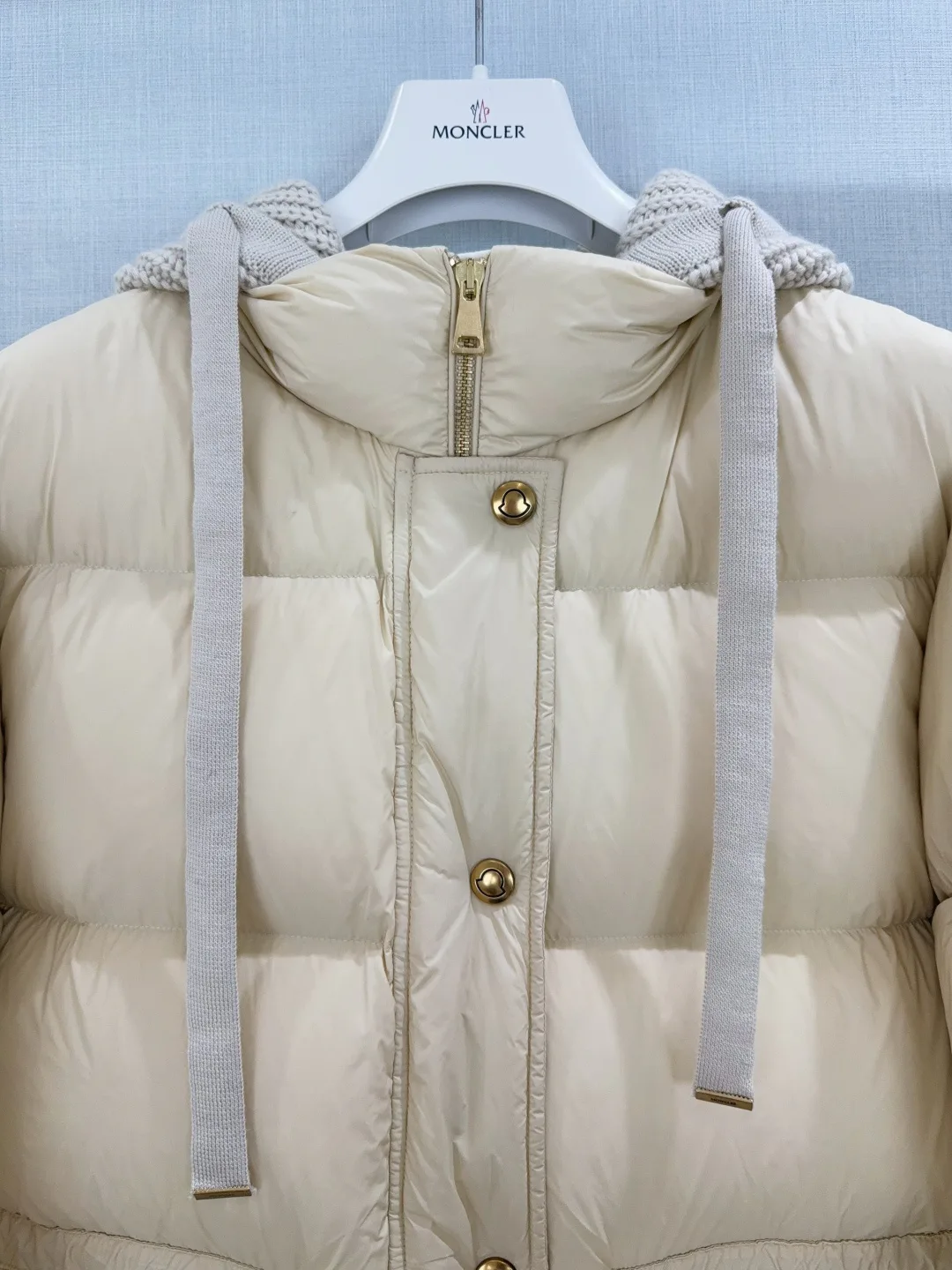 Куртки И Пуховики Женские Moncler 18898482