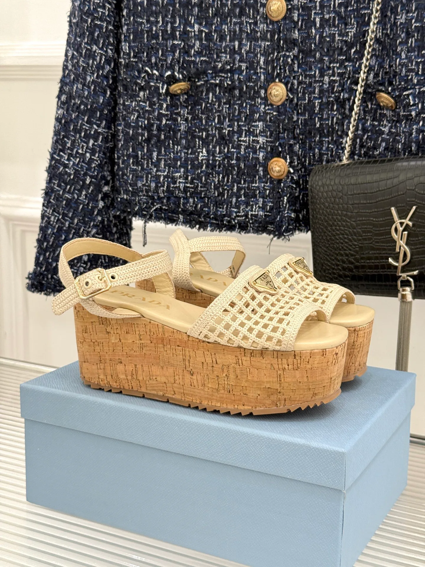 Босоножки Женские Prada 18104124
