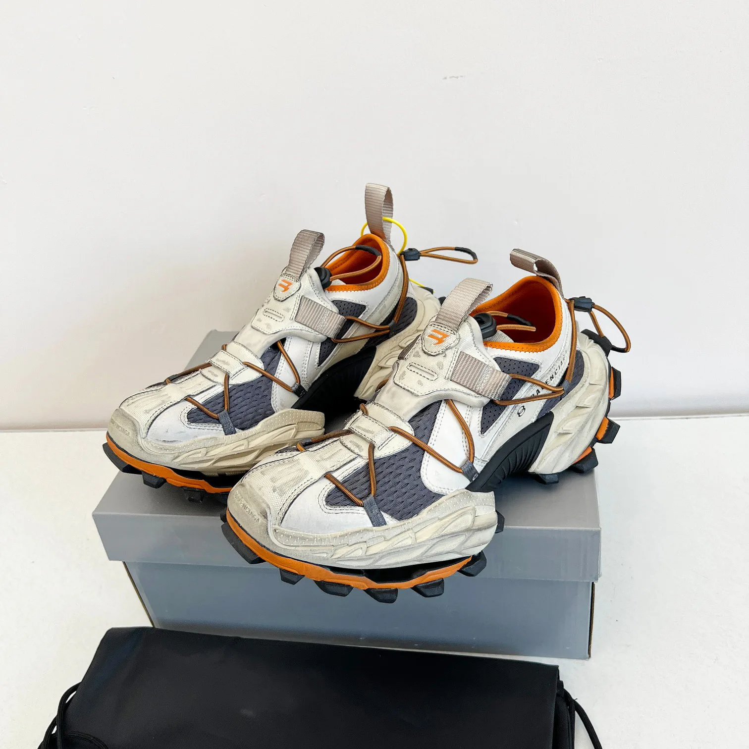 Кроссовки Женские Balenciaga 6428093