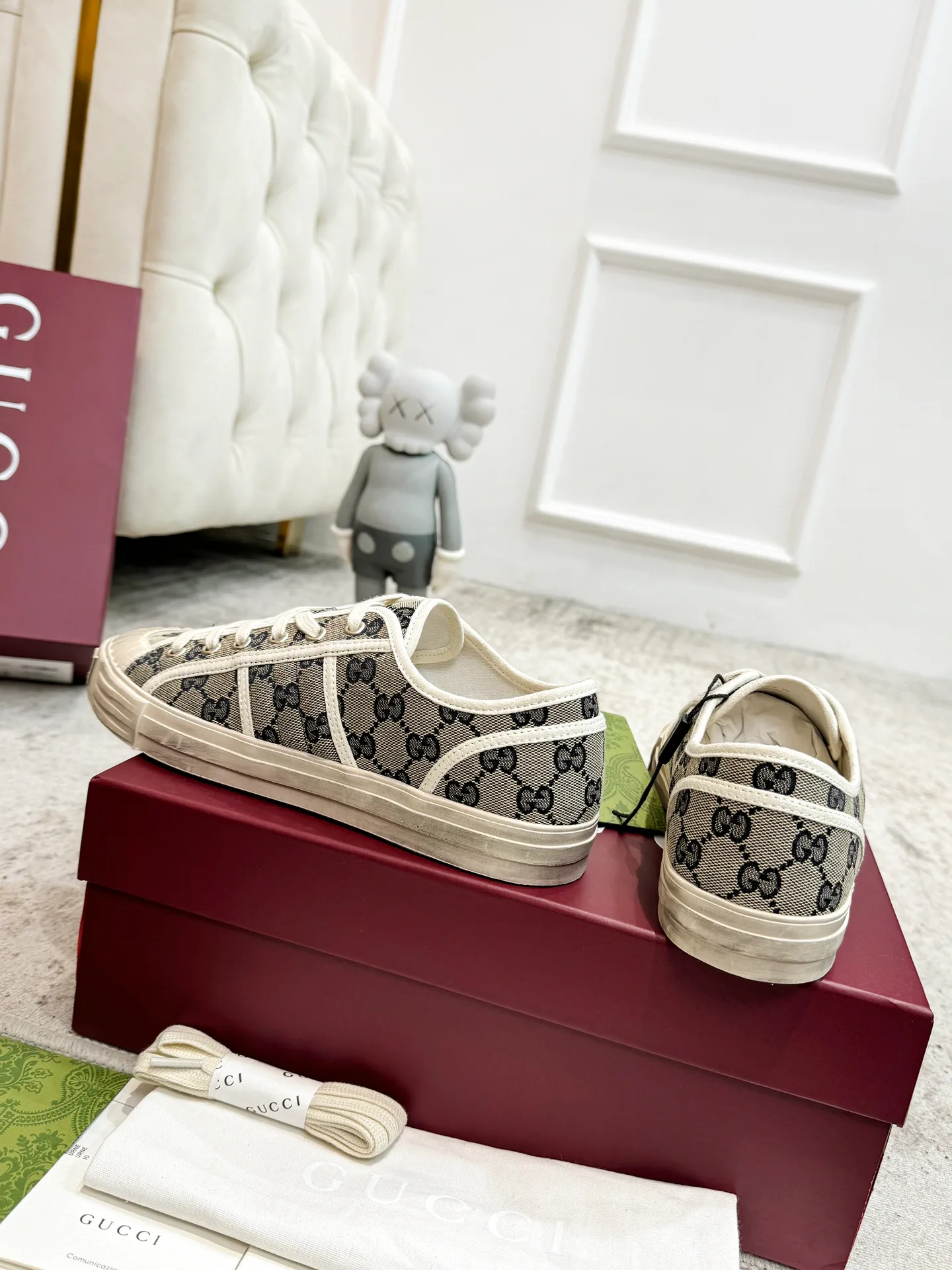 Кроссовки Женские Gucci 18139044