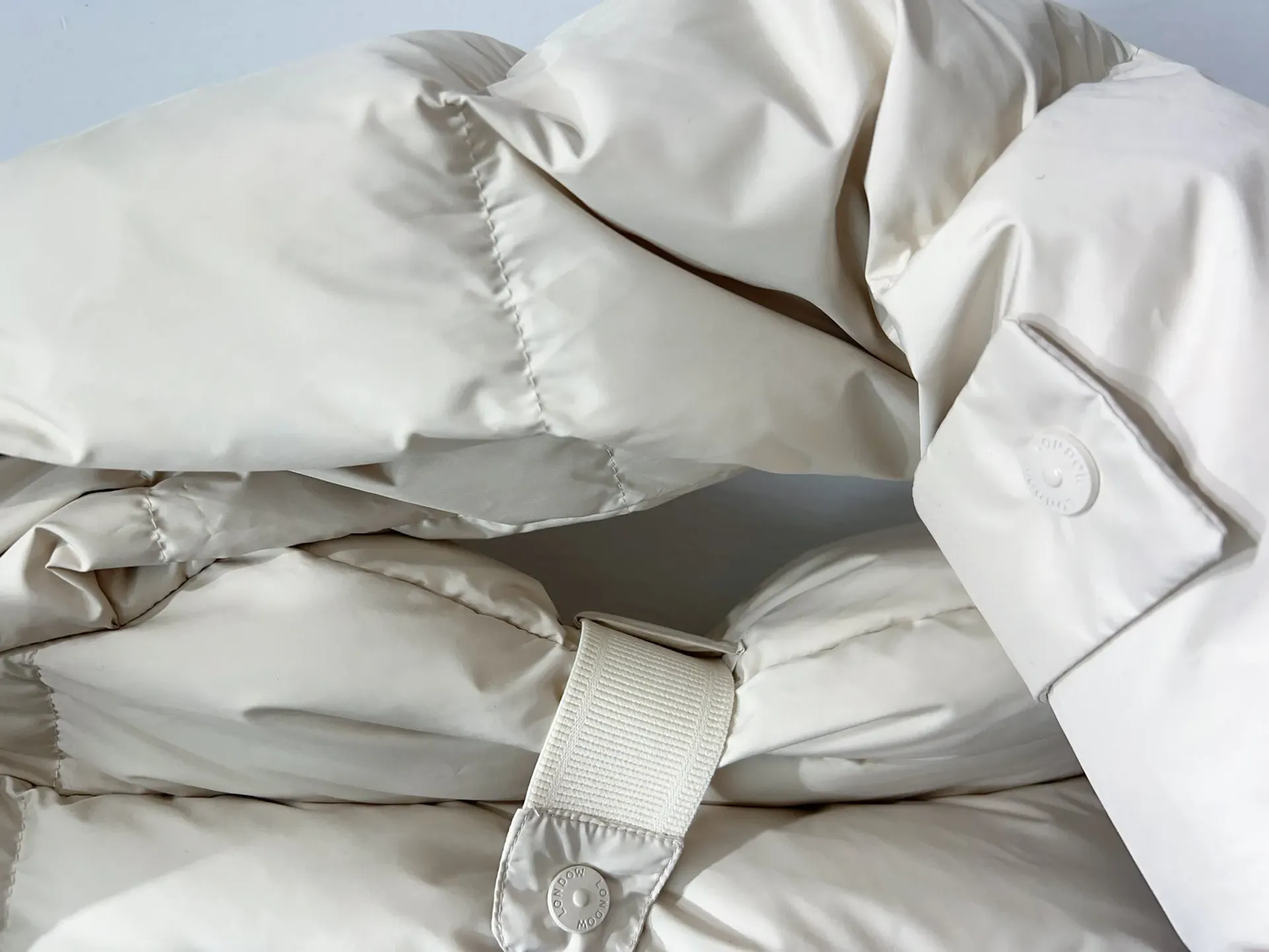 Куртки И Пуховики Женские Prada 1137778