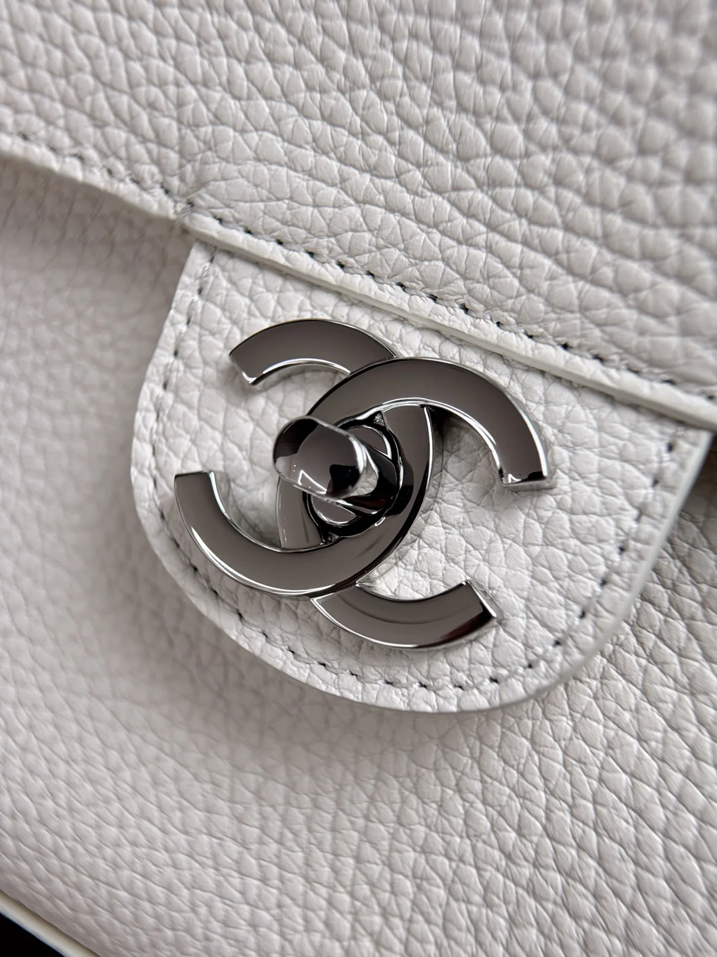Классические Сумки Женские Chanel 18147982
