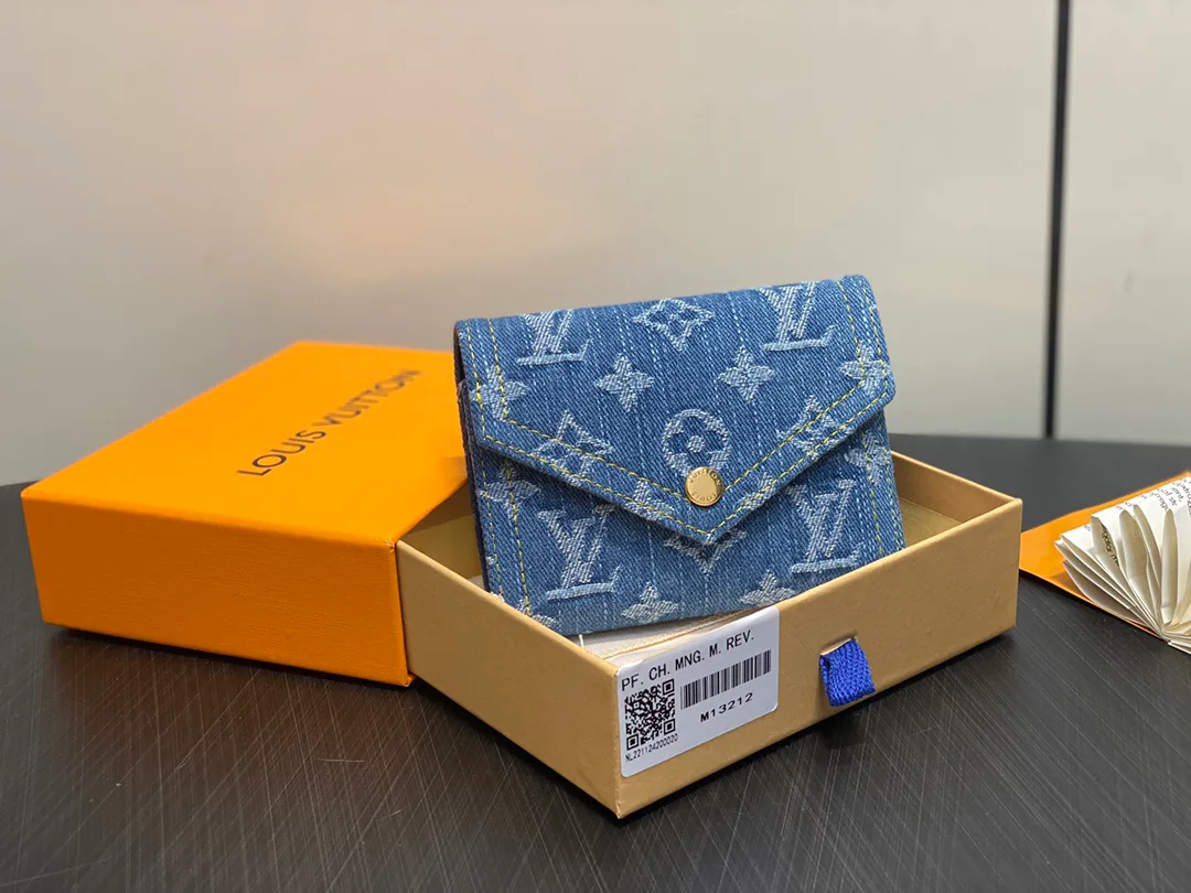 Клатчи Женские Louis Vuitton 11778092