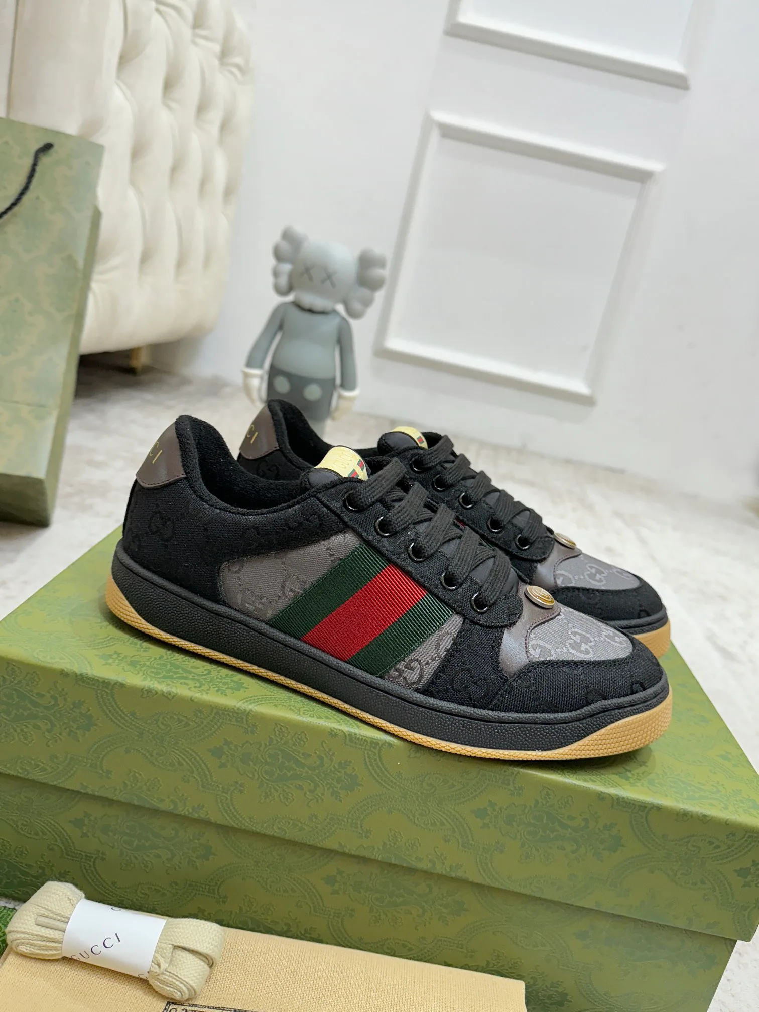 Кроссовки Женские Gucci 944957