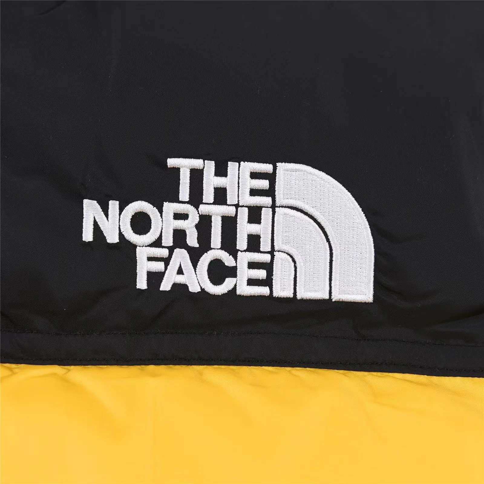 Жилеты Женские The North Face 19296965