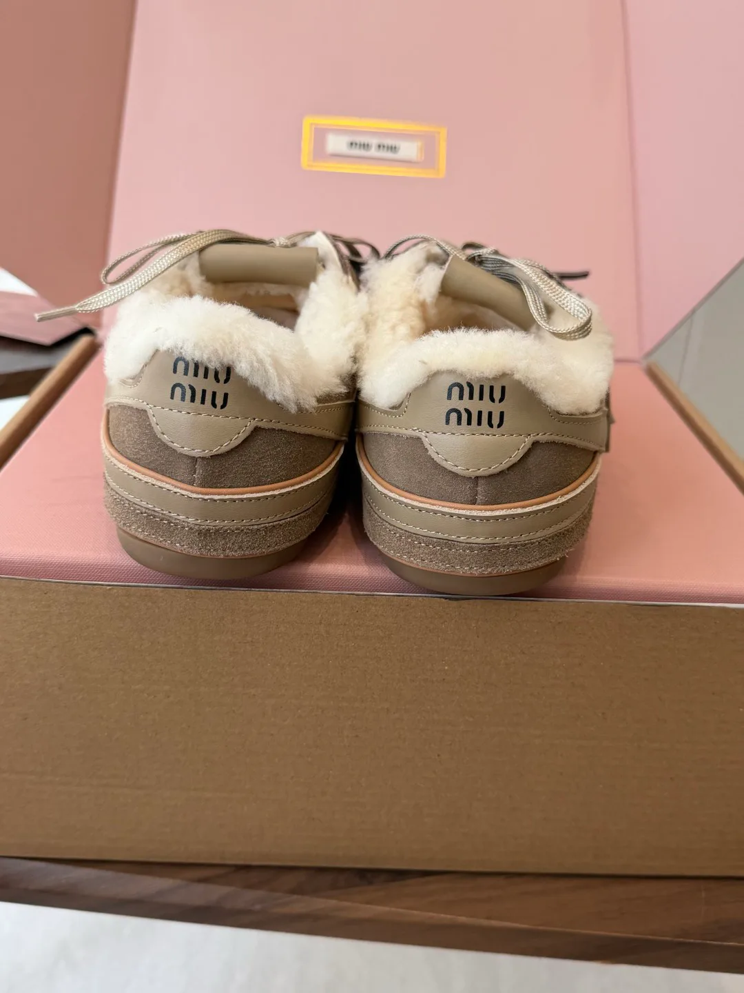 Кроссовки Женские Miu Miu 18687351