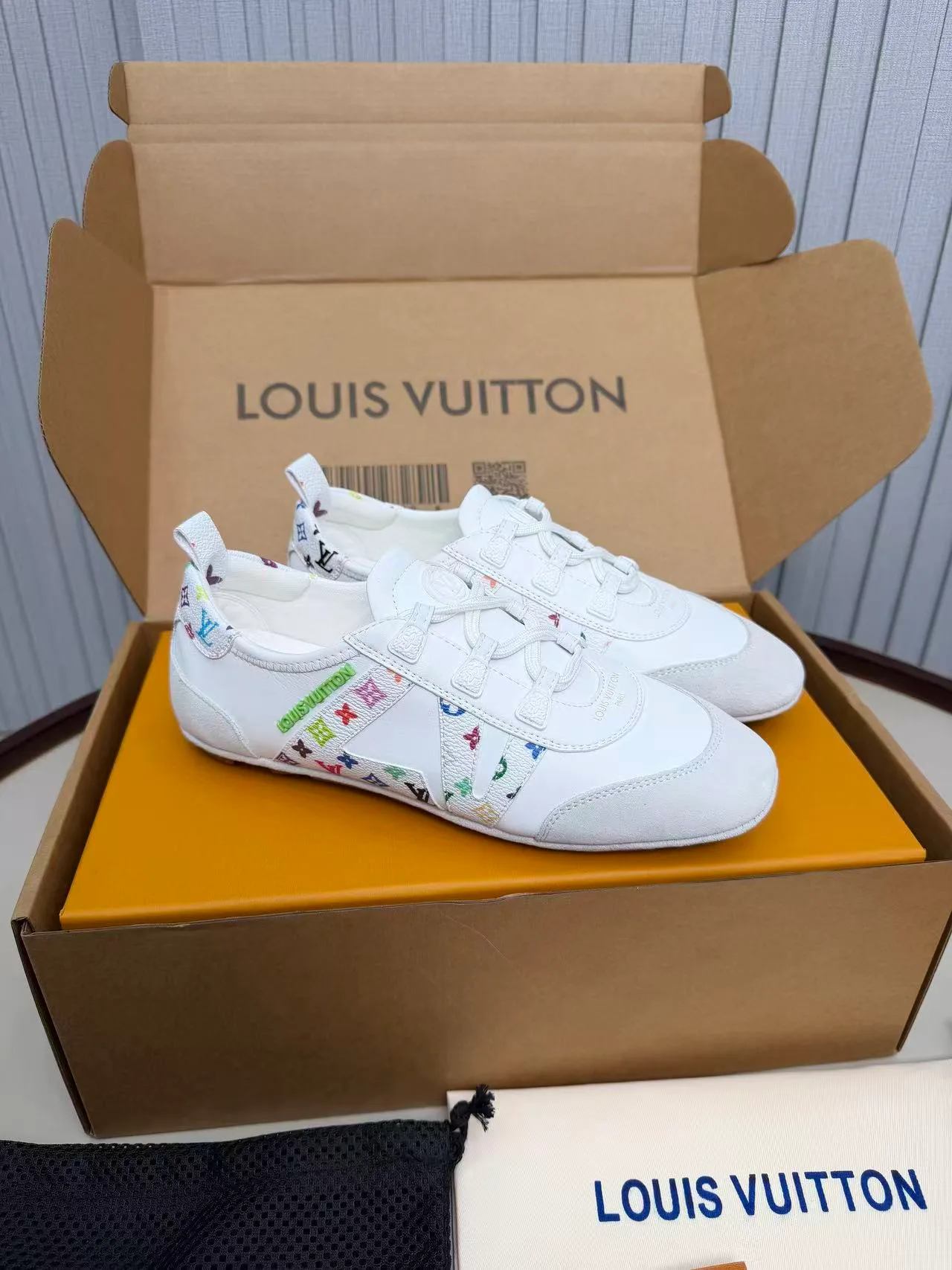 Кроссовки Женские Louis Vuitton 11250656