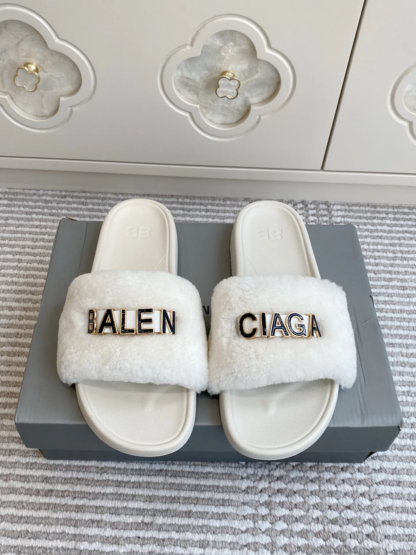 Шлепанцы Женские Balenciaga 11430334