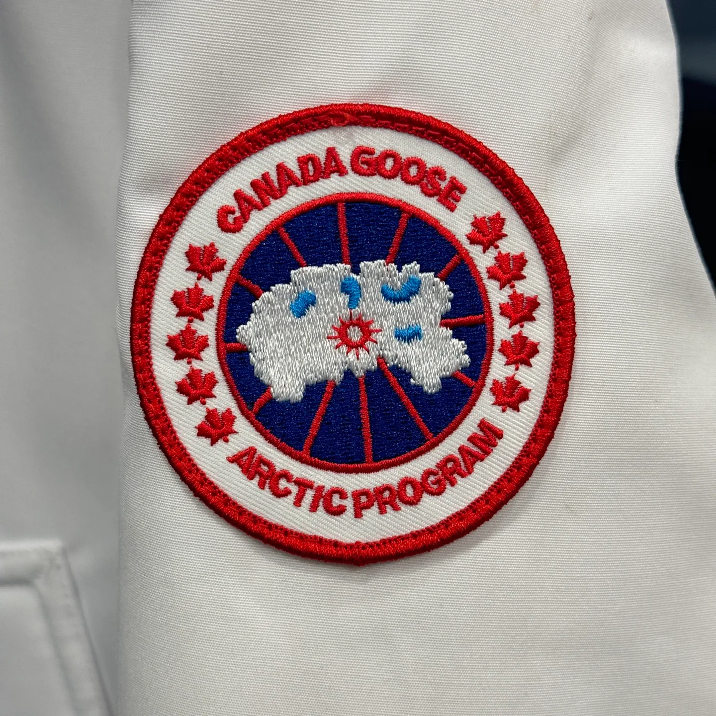 Куртки И Пуховики Женские Canada Goose 18845566
