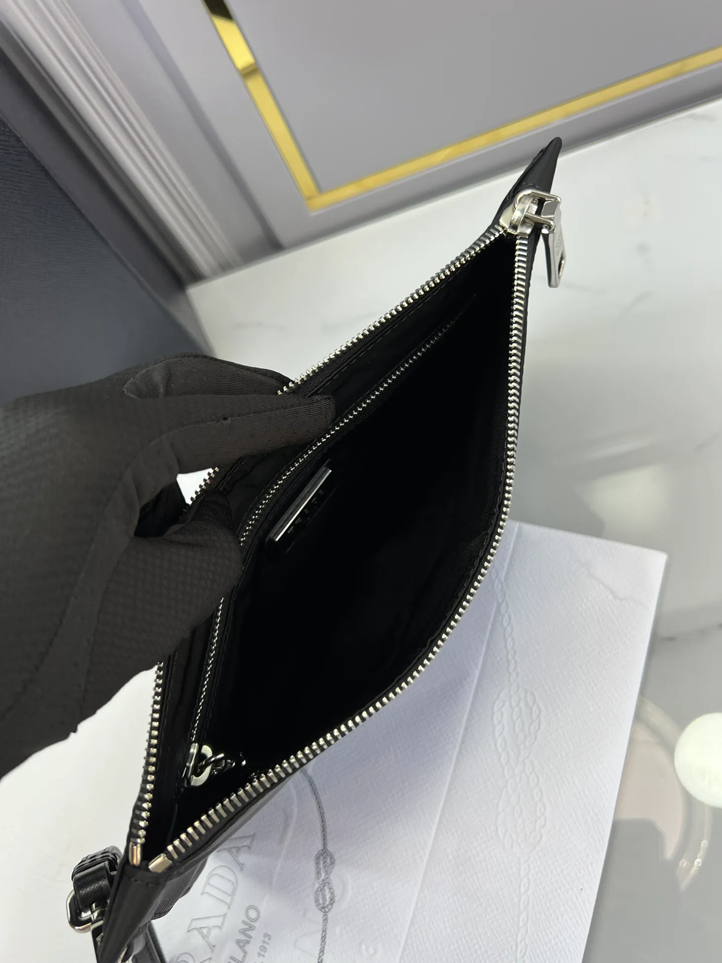 Клатчи Женские Prada 17999857