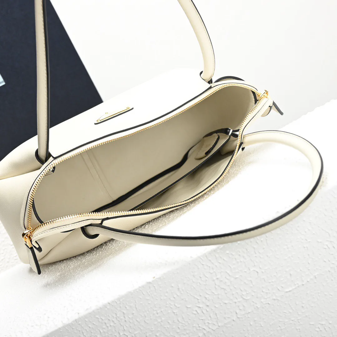 Классические Сумки Женские Prada 8358