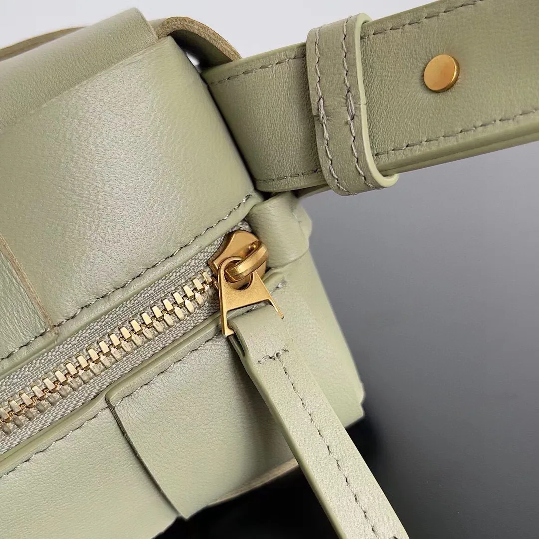 Сумки На Ремне Женские Bottega Veneta 11922462