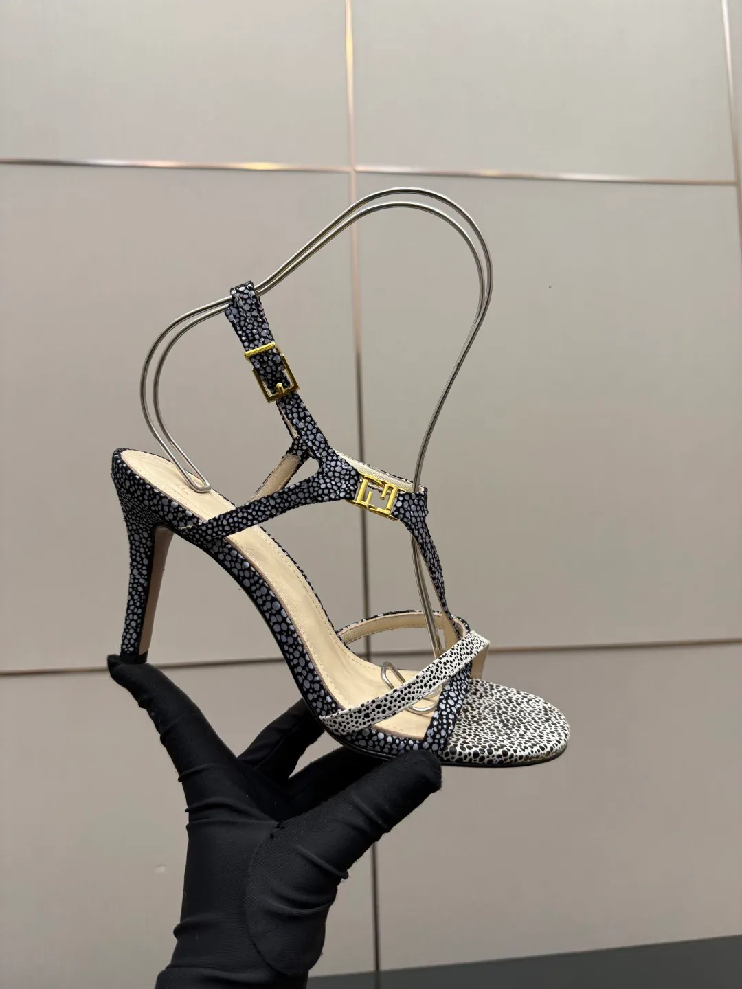 Босоножки Женские Fendi 5052112
