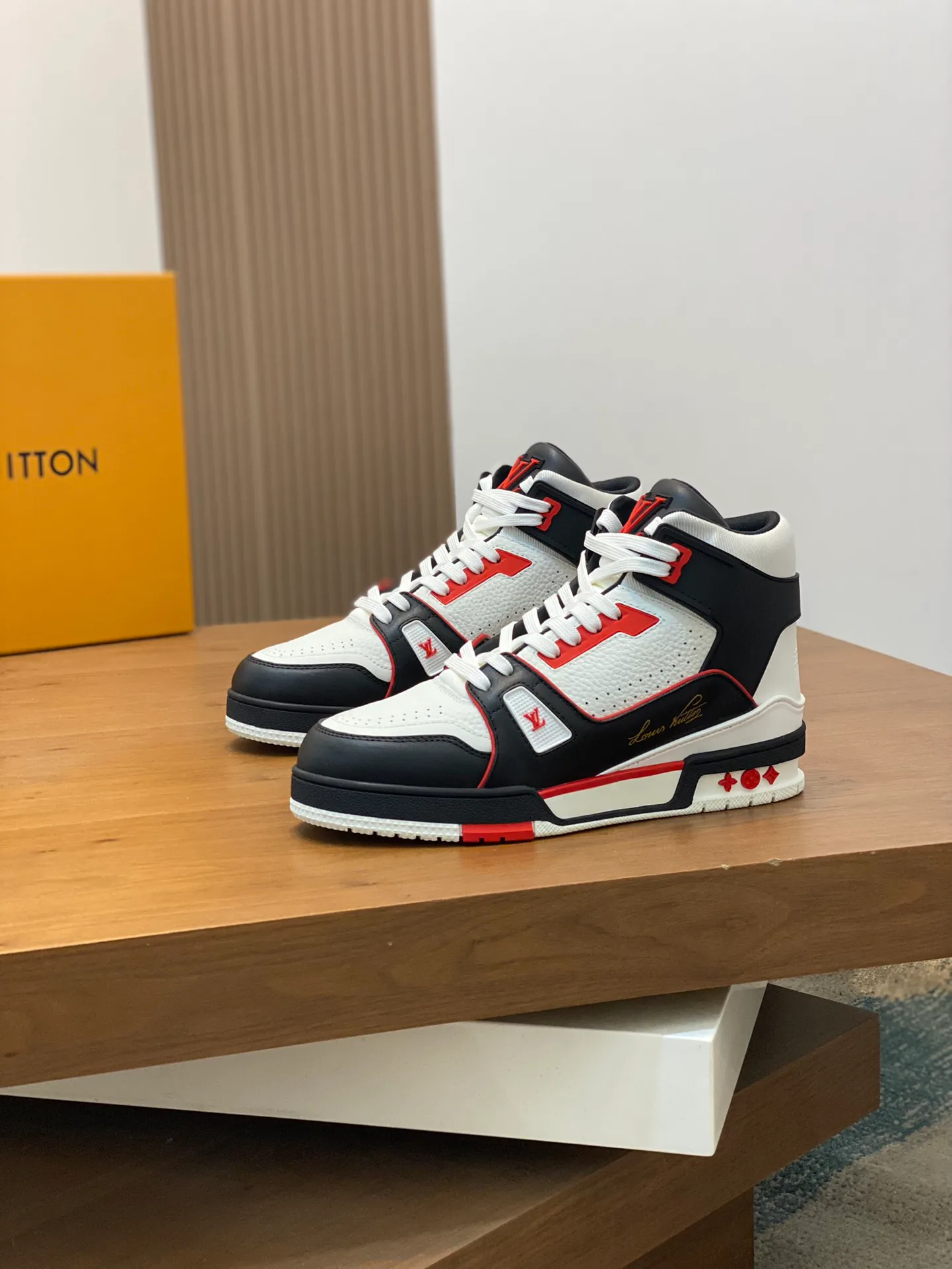 Кроссовки Мужские Louis Vuitton 1483818