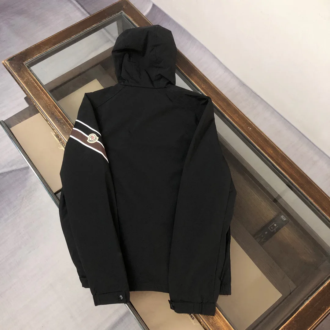 Куртки И Пуховики Мужские Moncler 8737