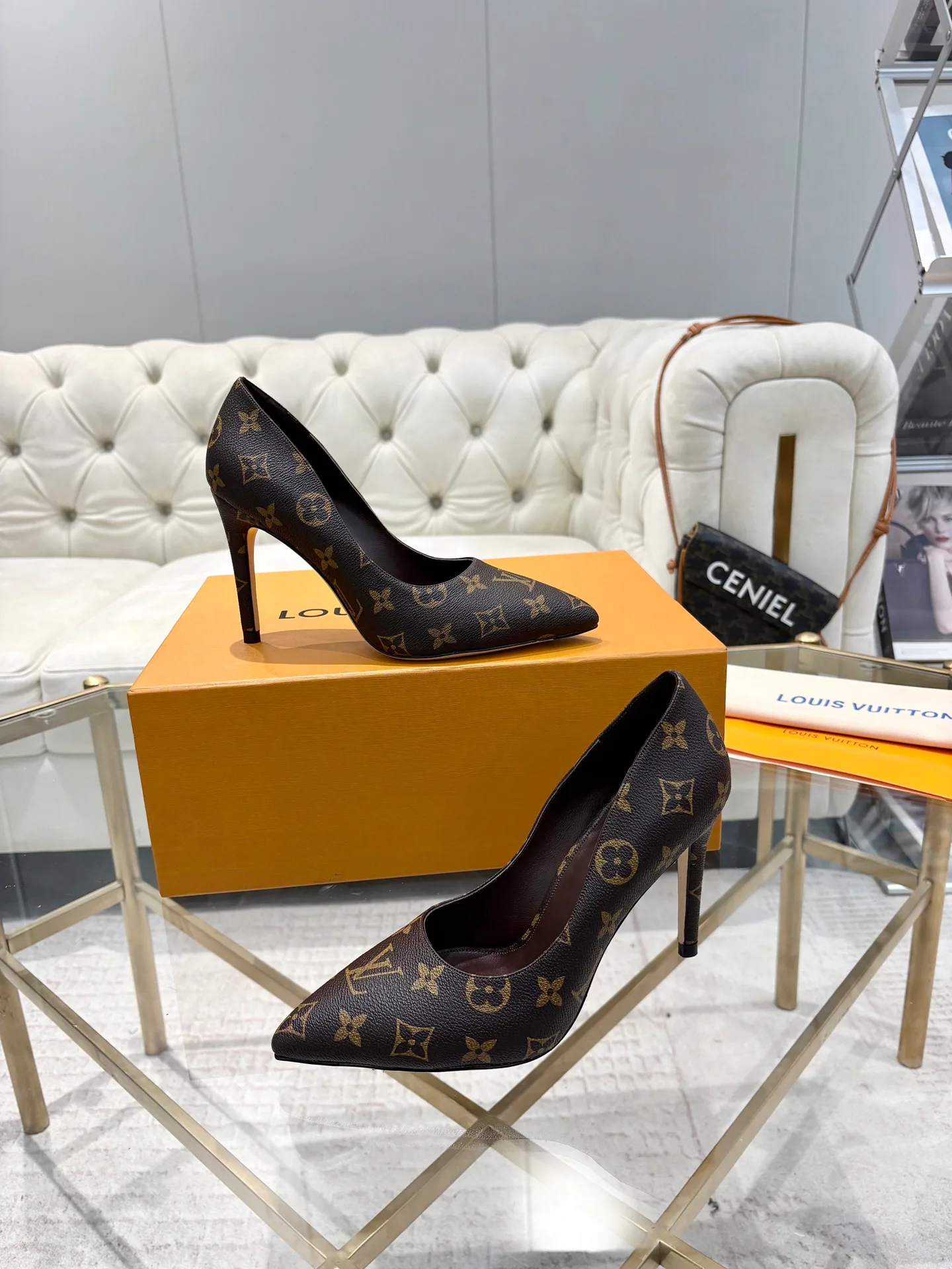 Туфли Женские Louis Vuitton 18740830