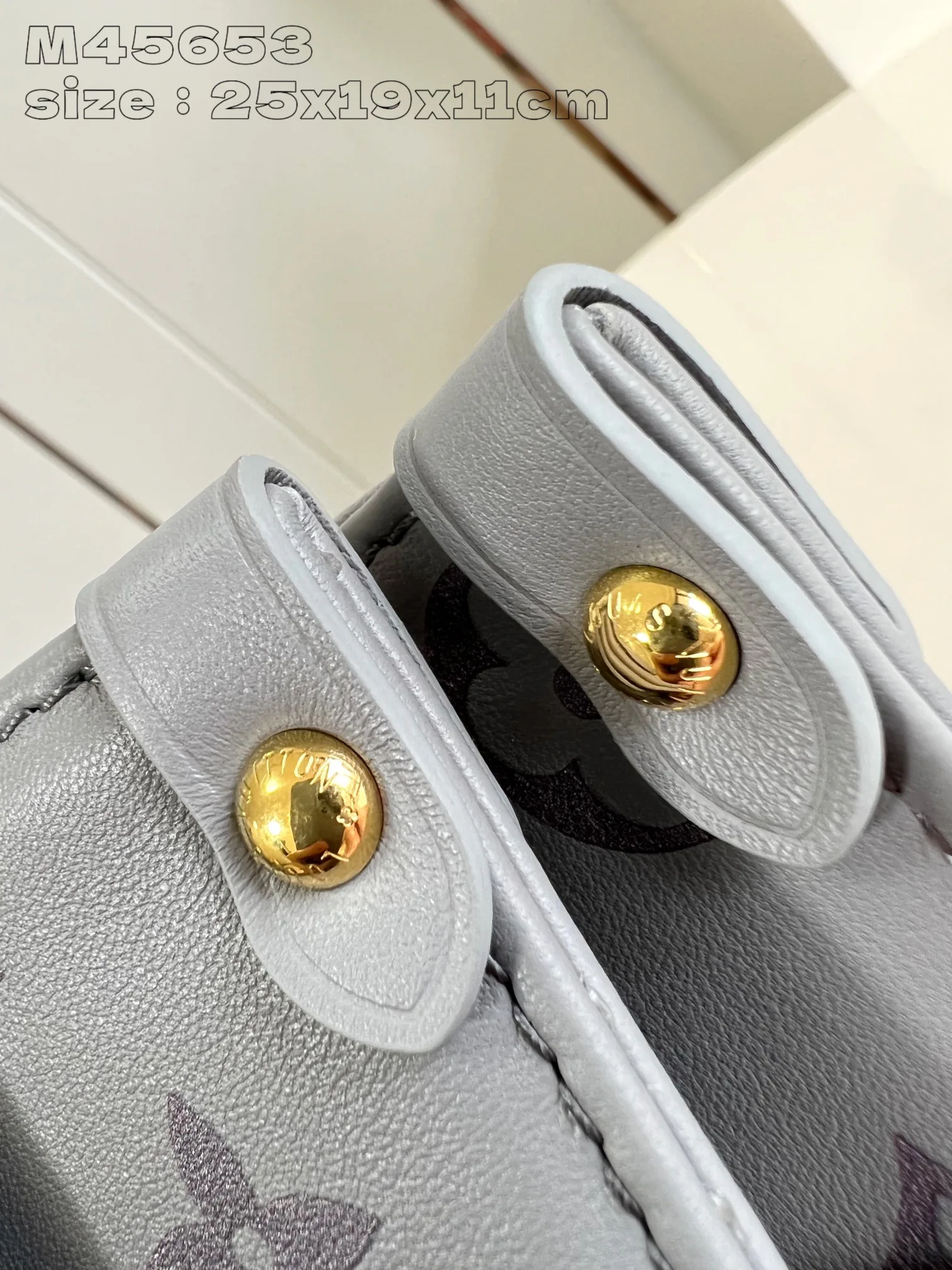 Классические Сумки Женские Louis Vuitton 18227602