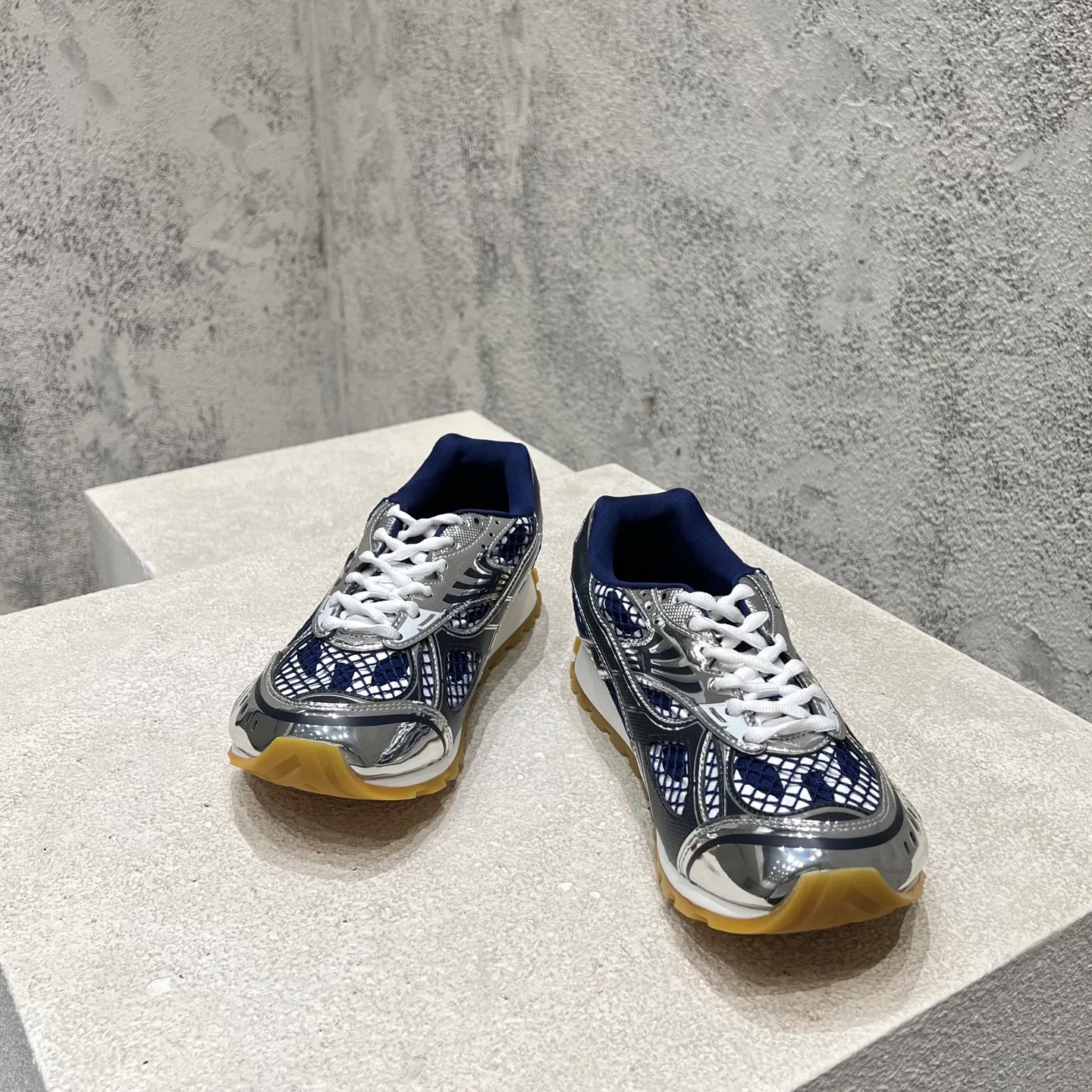 Кроссовки Женские Bottega Veneta 11565926