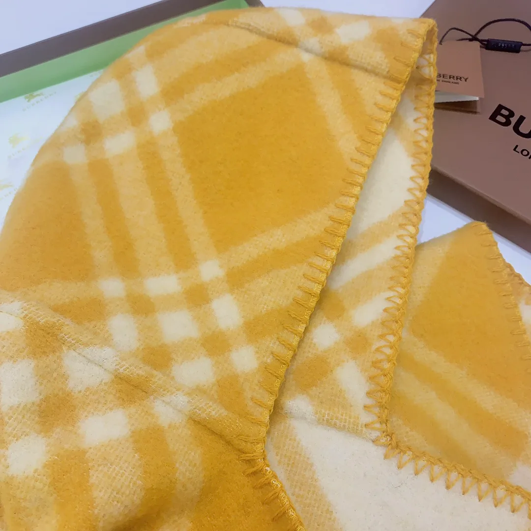 Шарфы Burberry 825878