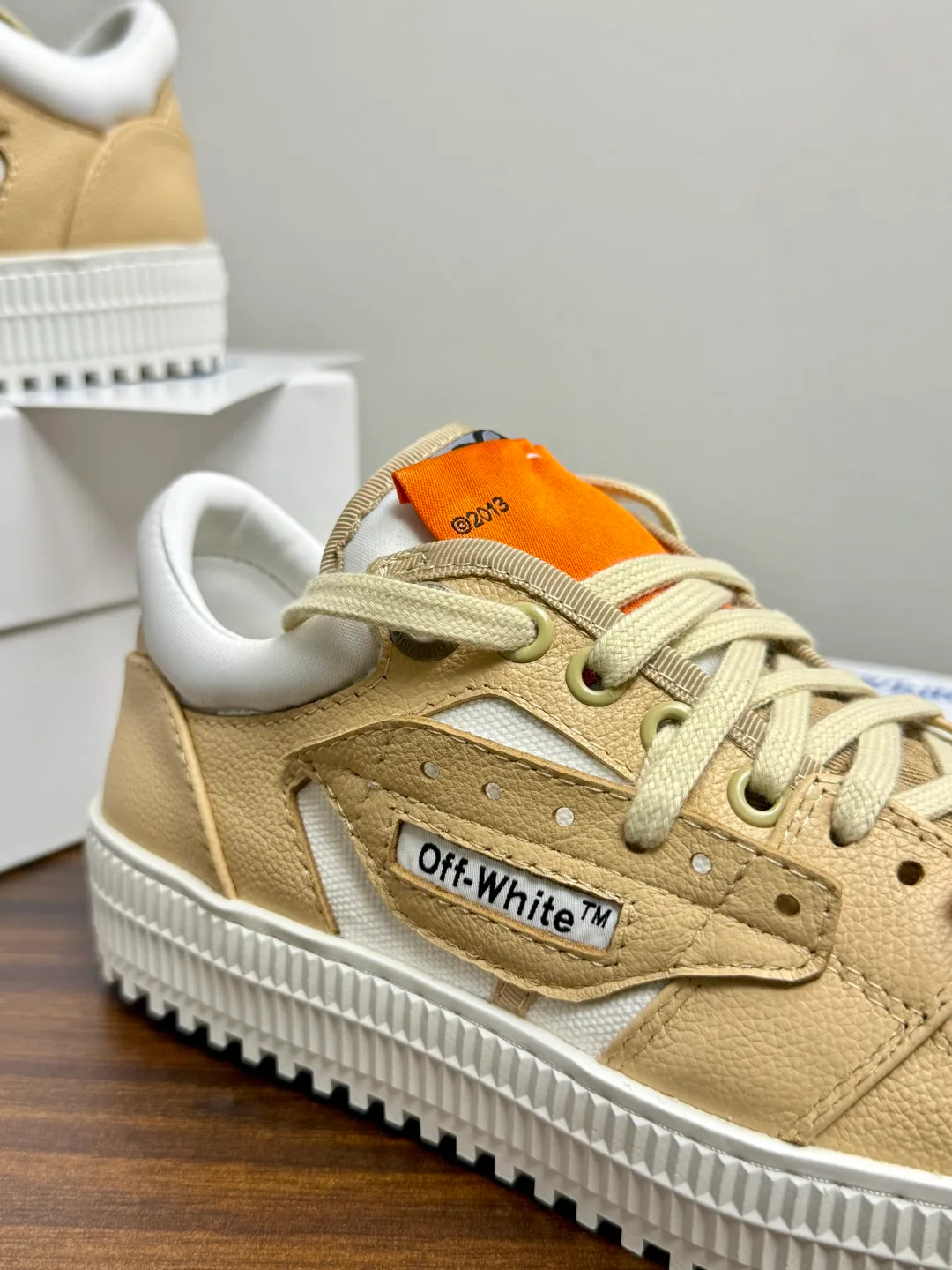 Кроссовки Женские Off-White 18961470