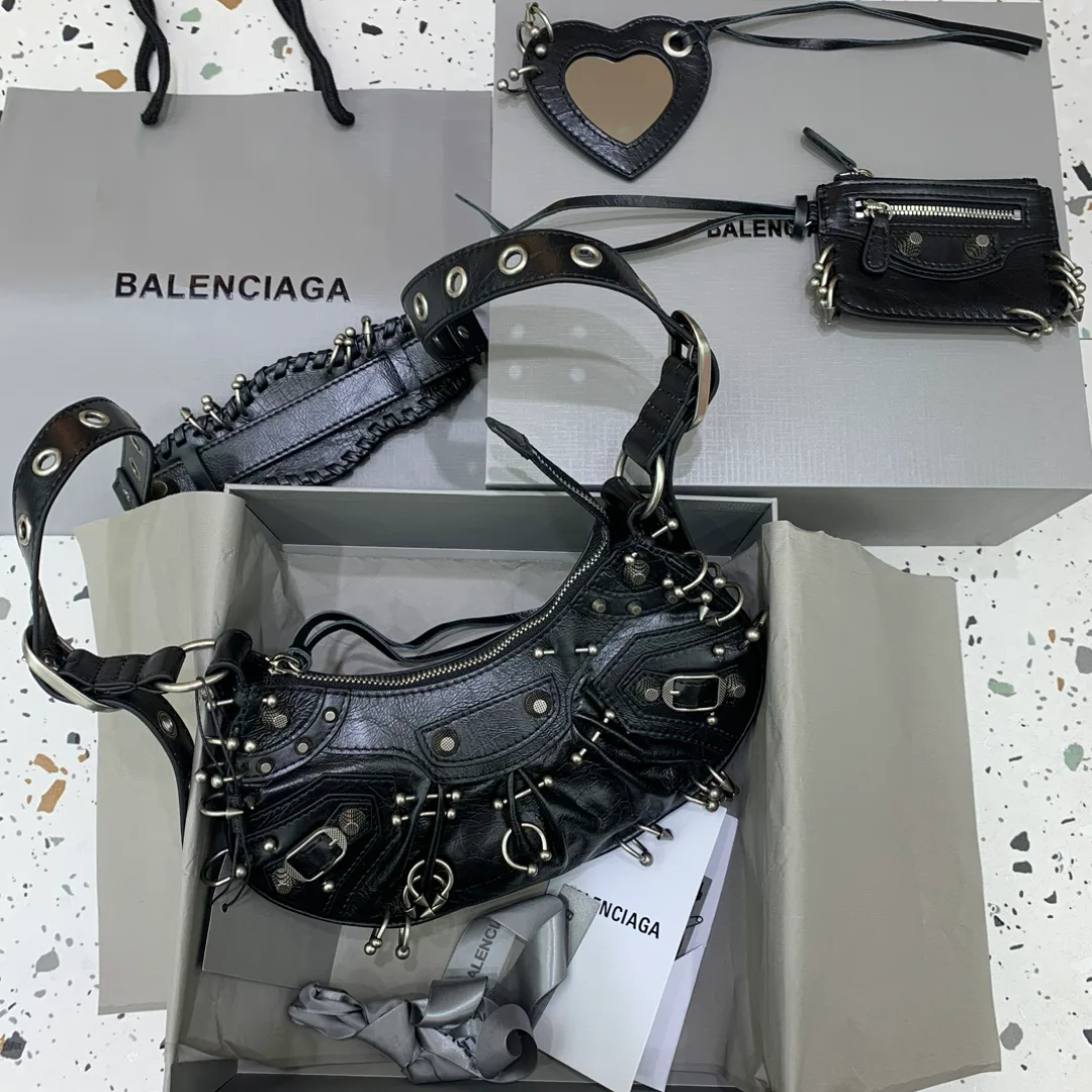 Сумки На Ремне Женские Balenciaga 11479404