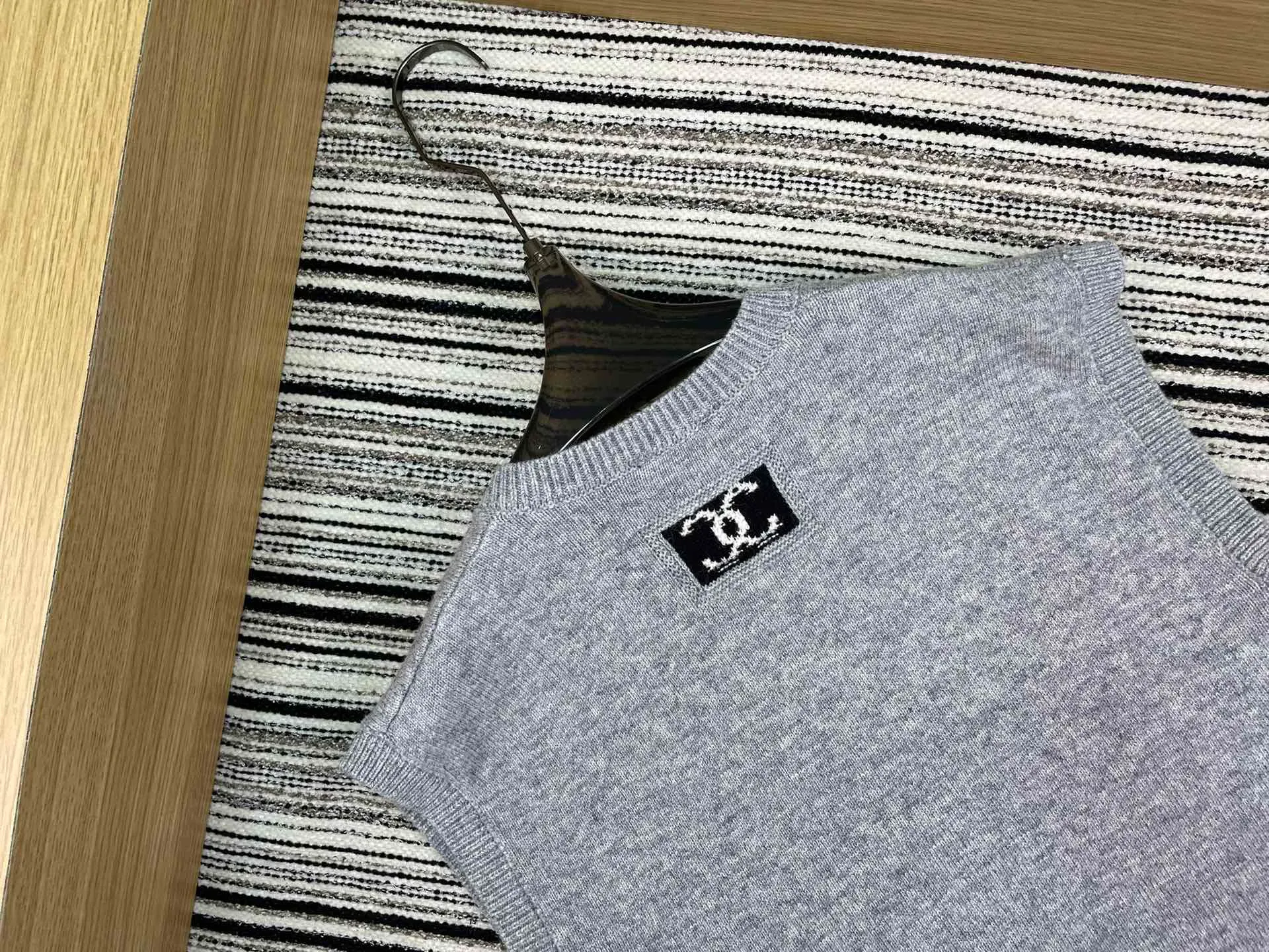 Жилеты Женские Chanel 2627066