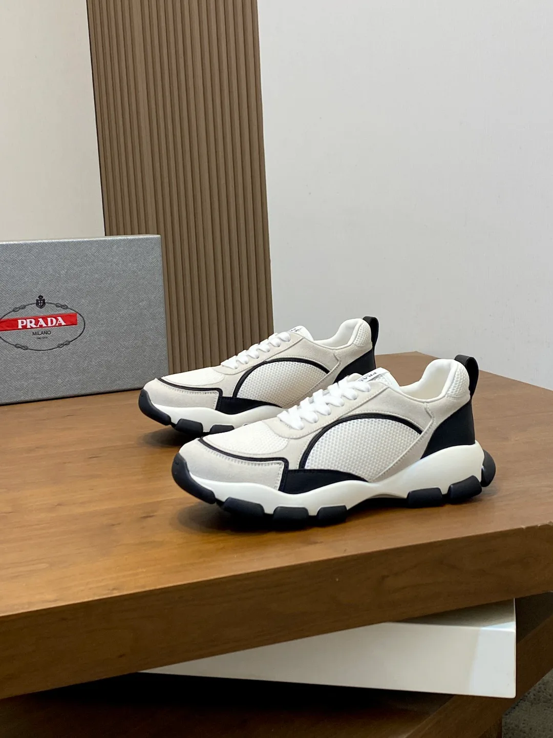 Кроссовки Женские Prada 18055233