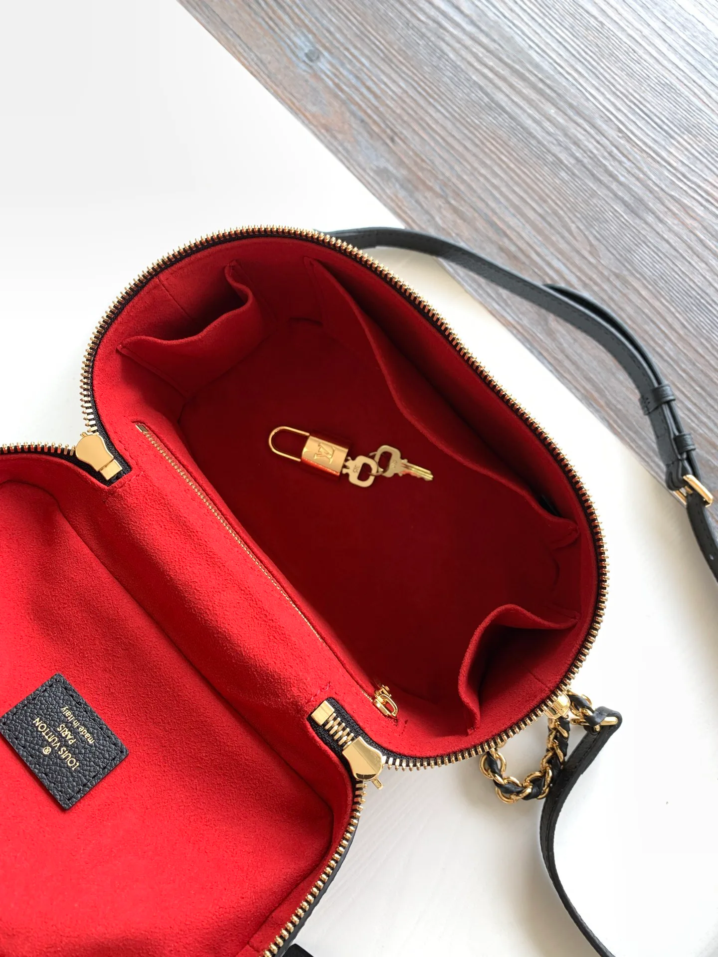 Сумки На Ремне Женские Louis Vuitton 1253950