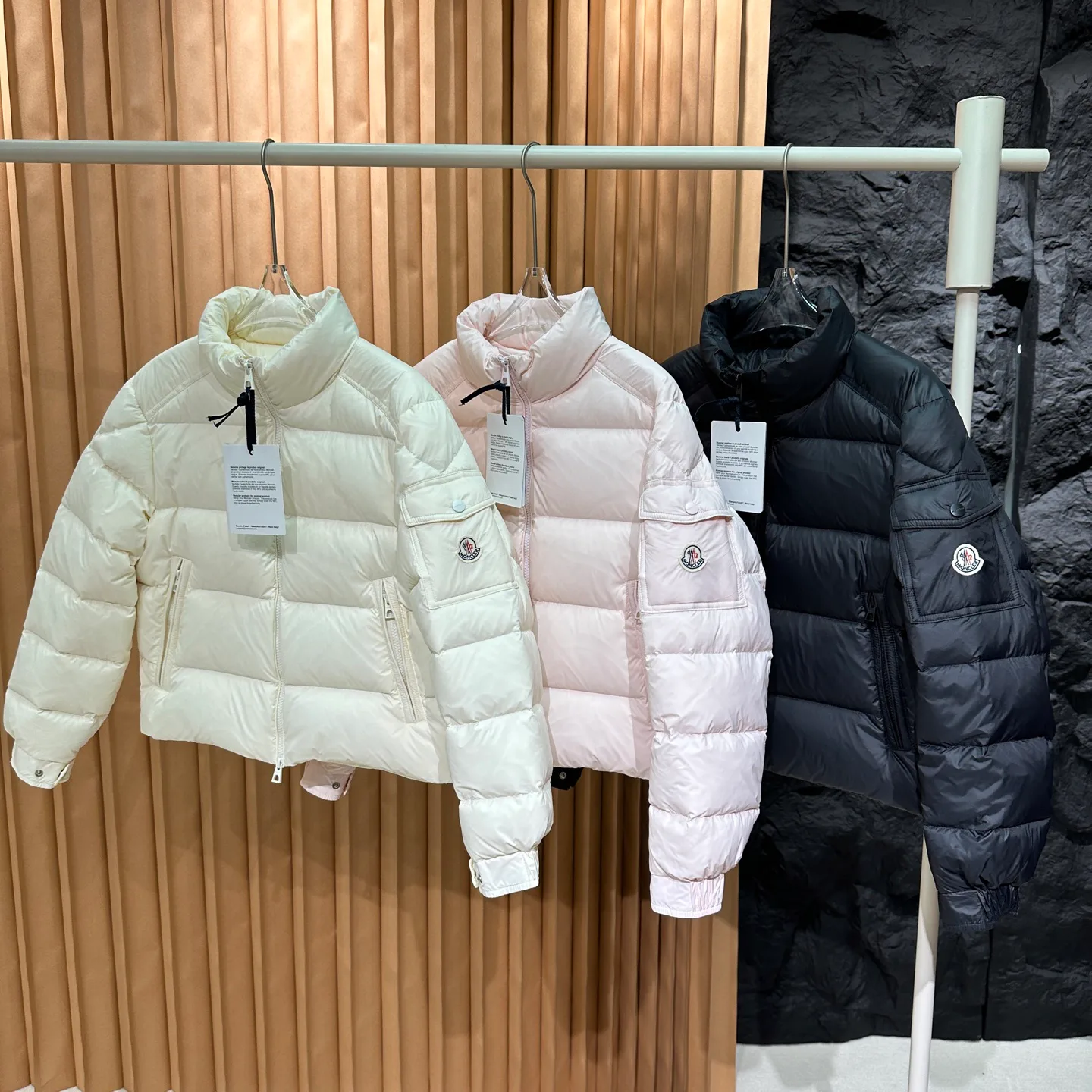 Куртки И Пуховики Женские Moncler 18779829