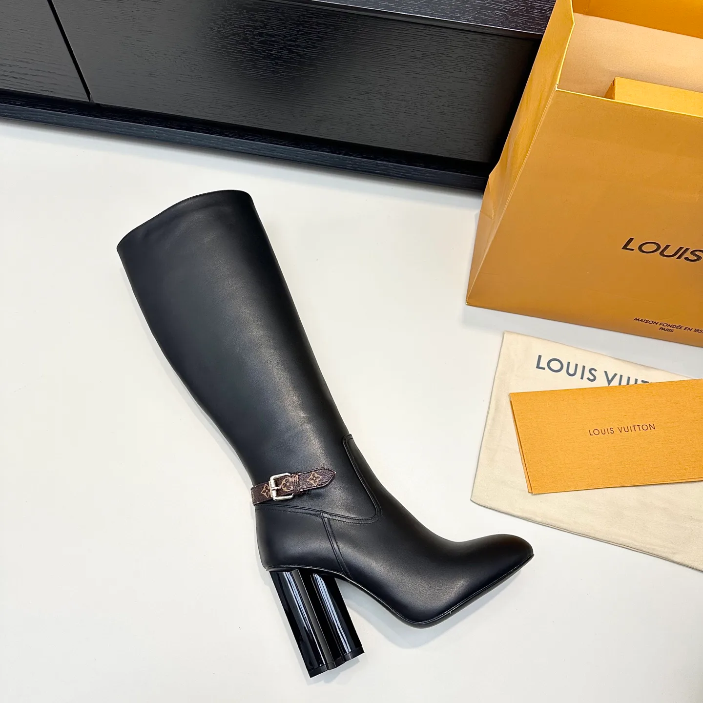 Сапоги Женские Louis Vuitton 19301563